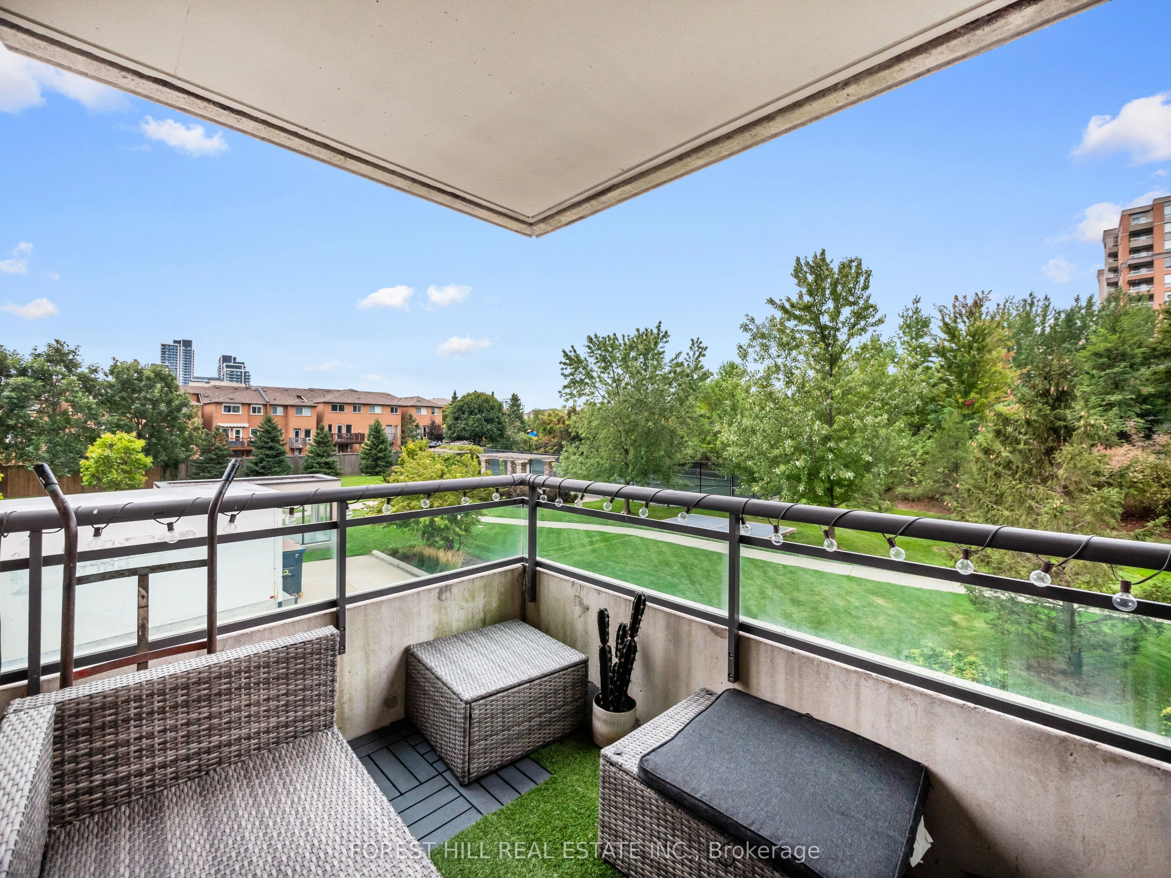 330 Red Maple Road, #211