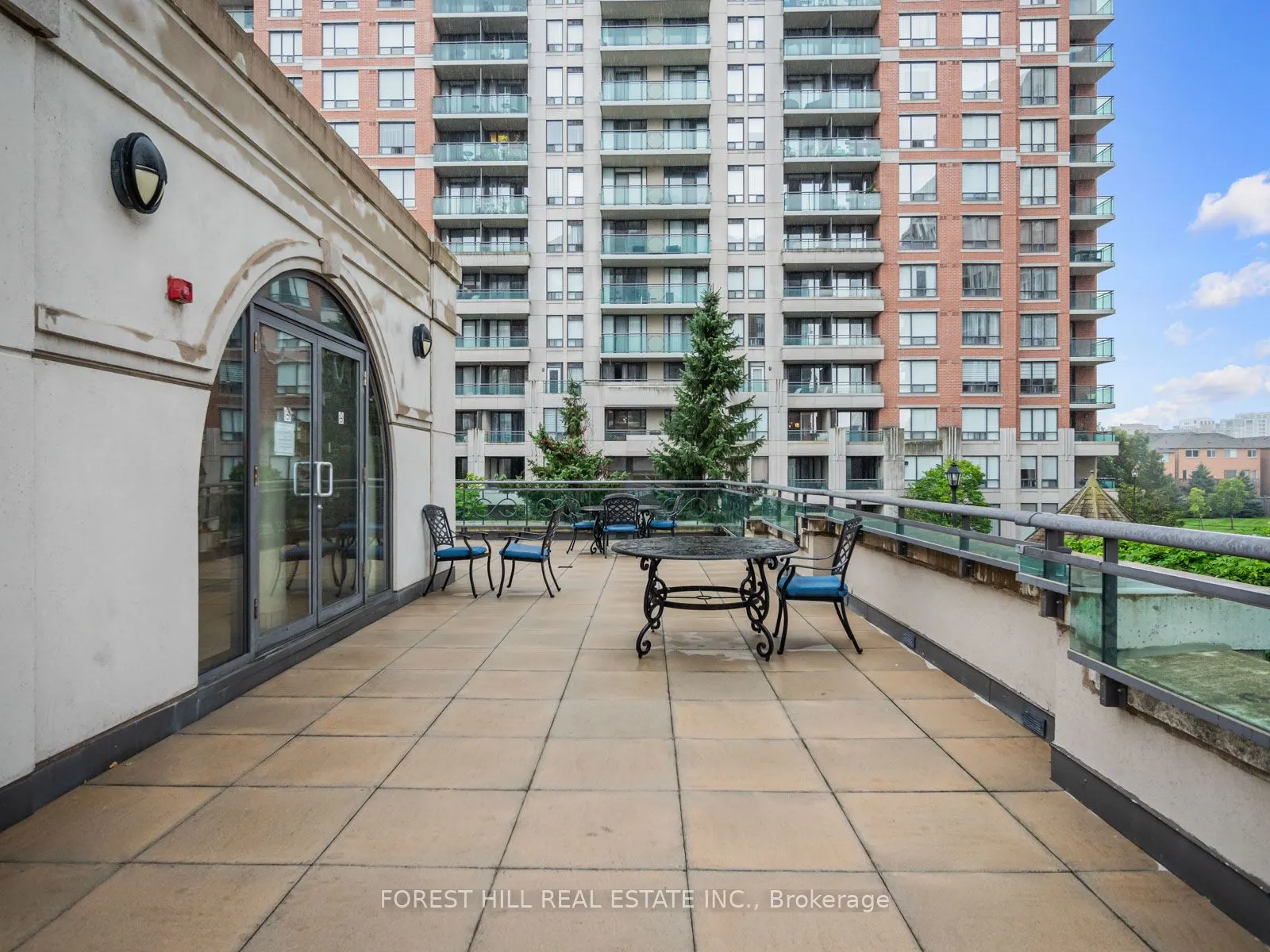 330 Red Maple Road, #211