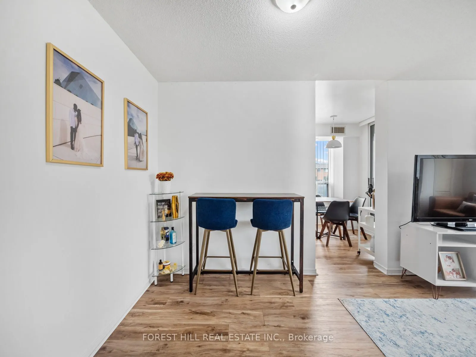 330 Red Maple Road, #211
