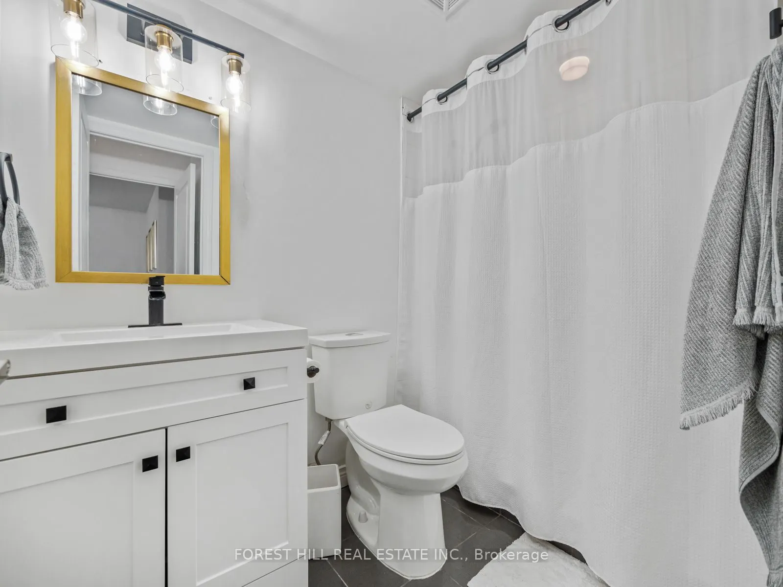 330 Red Maple Road, #211