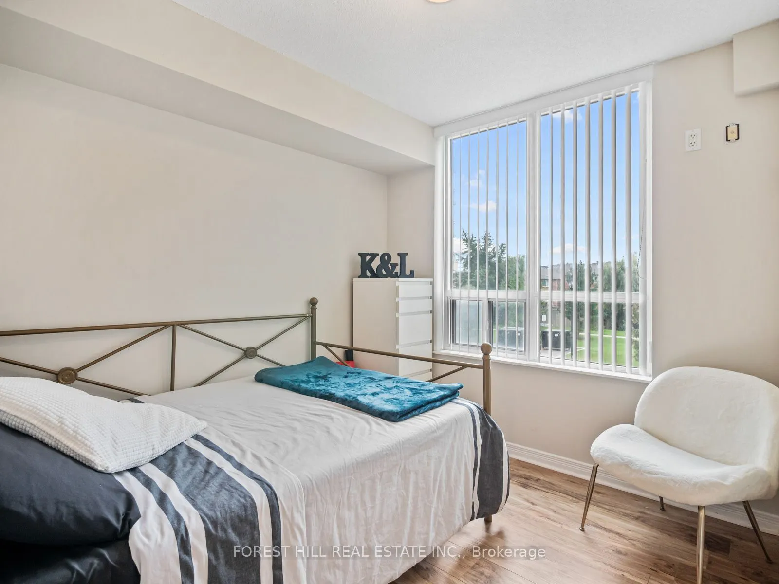 330 Red Maple Road, #211