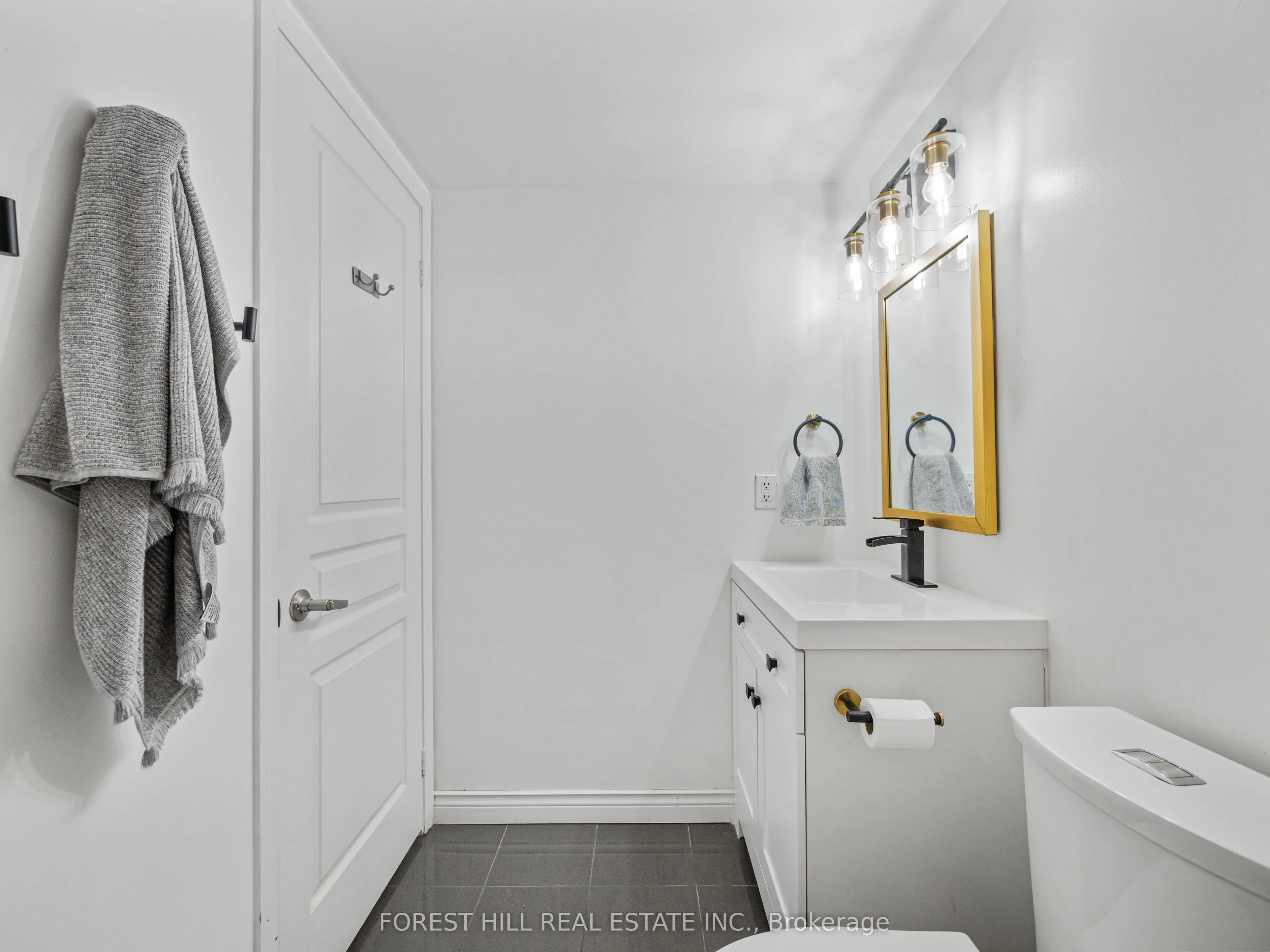 330 Red Maple Road, #211