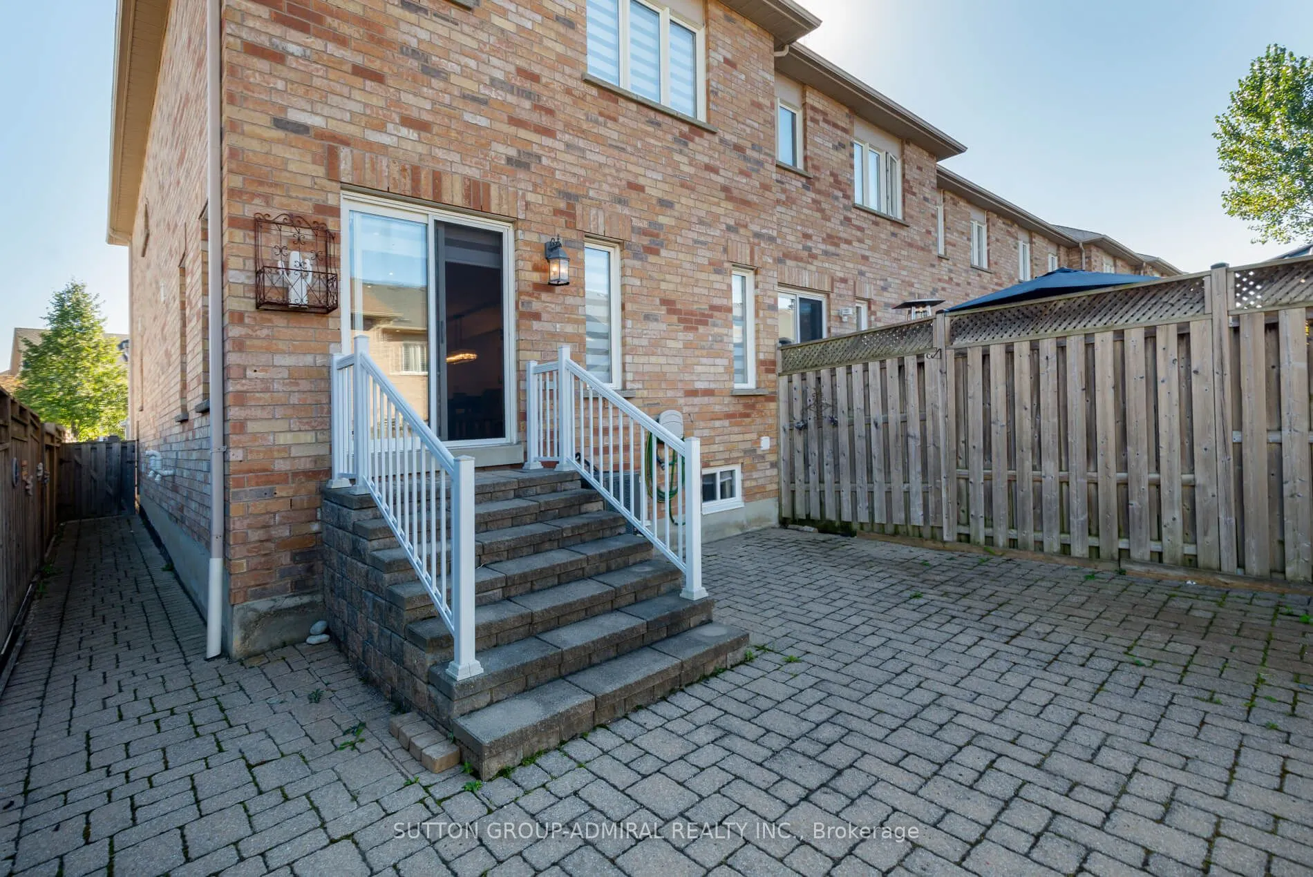 10 Oak Park Crescent