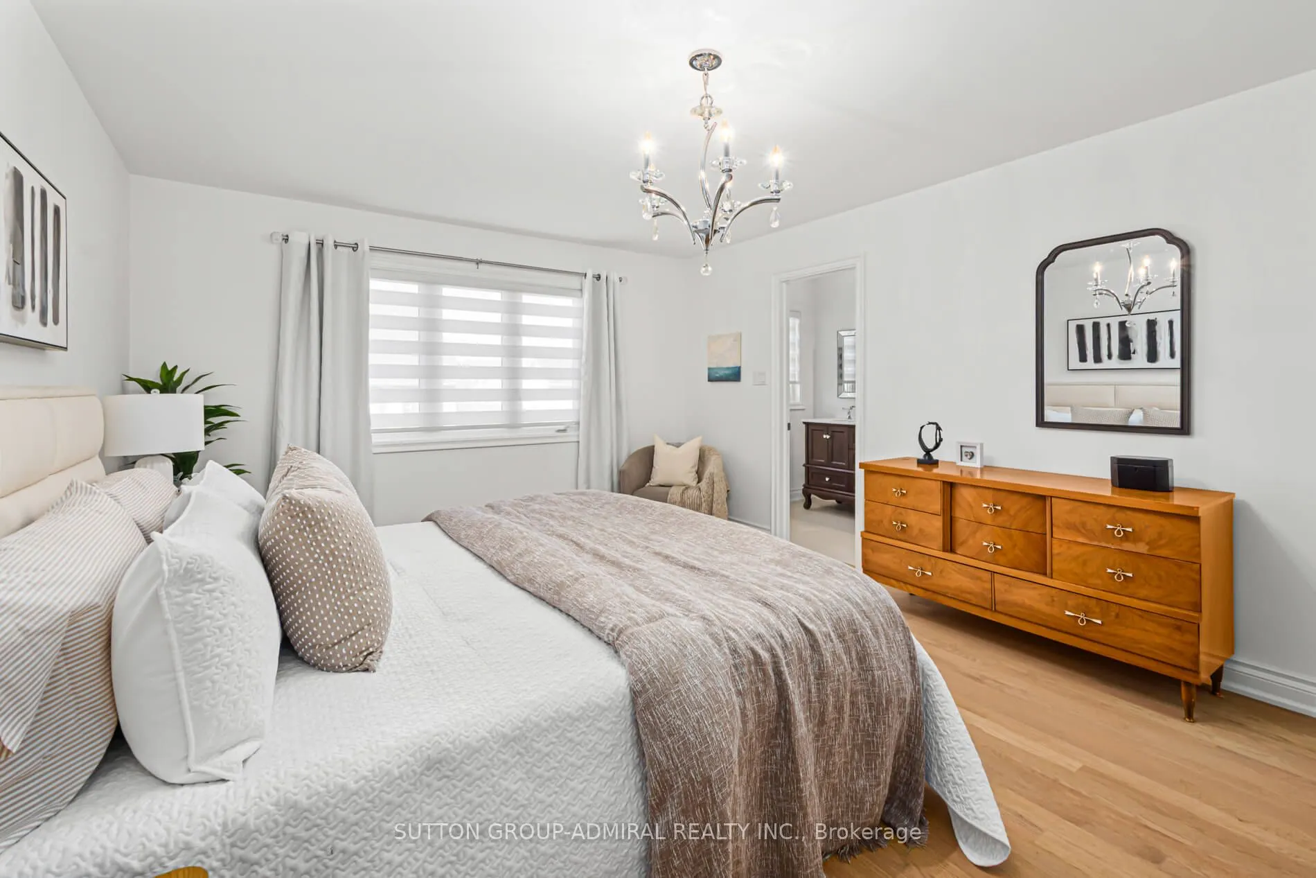 10 Oak Park Crescent