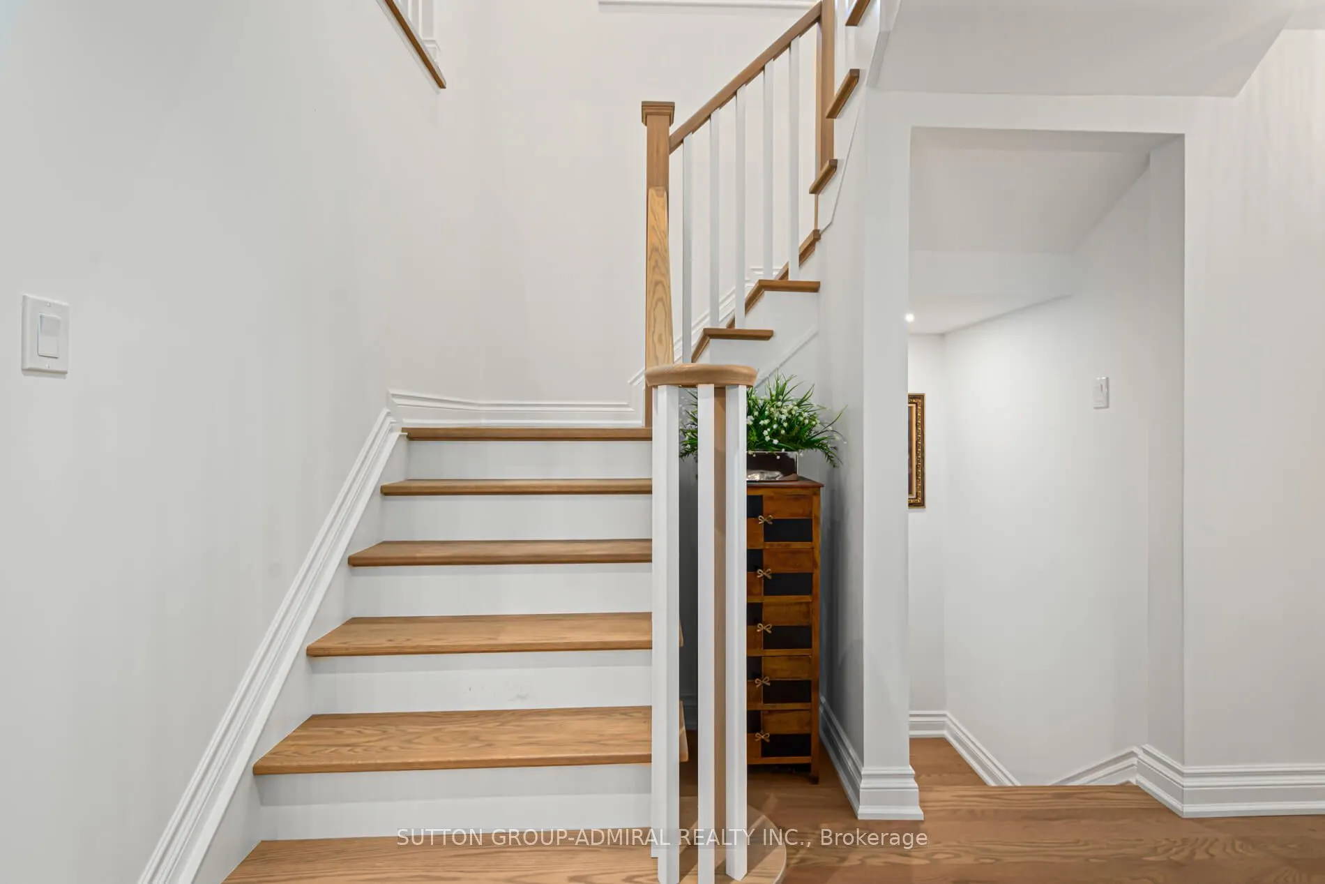 10 Oak Park Crescent
