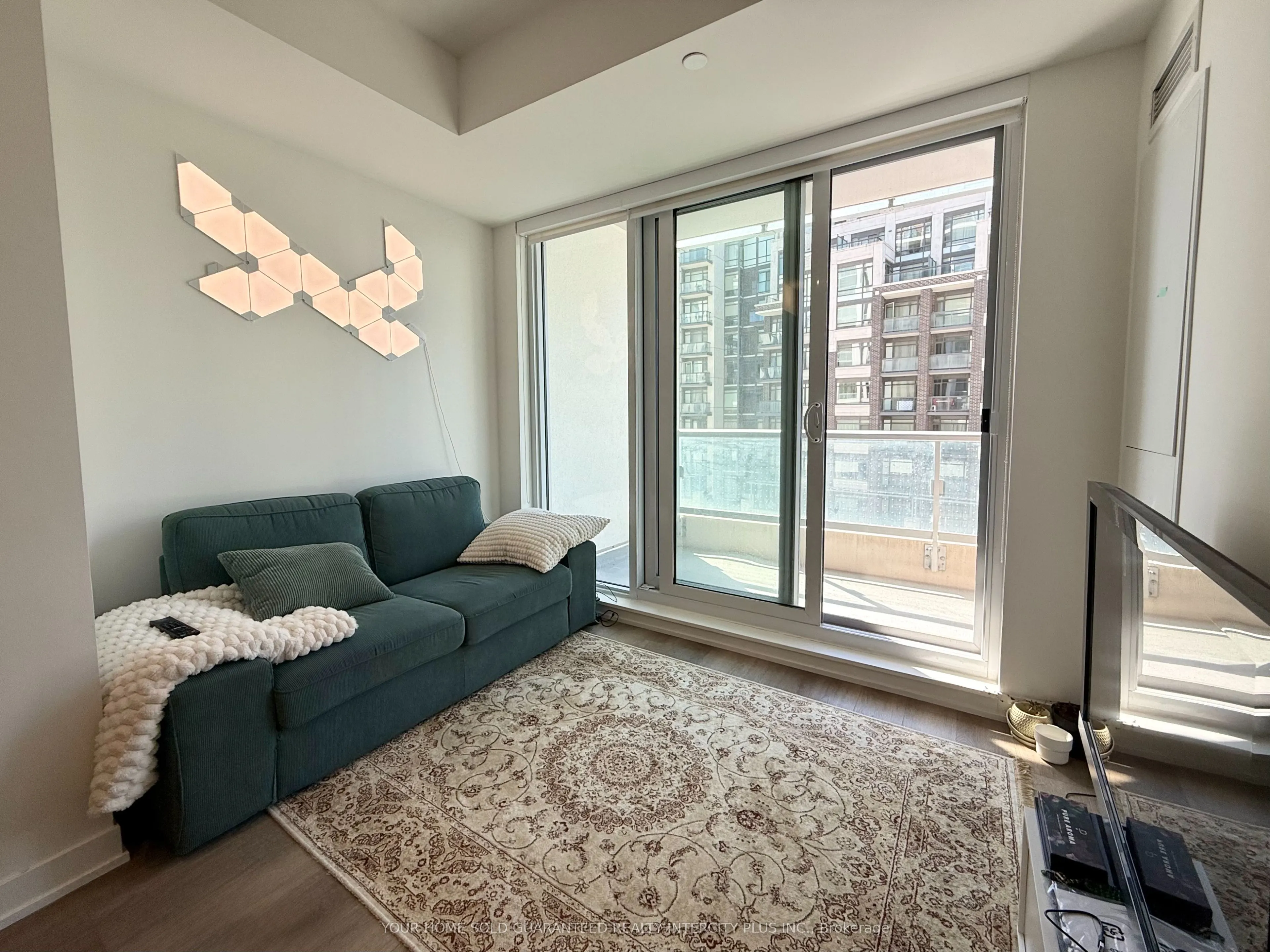 8119 Birchmount Road, #724