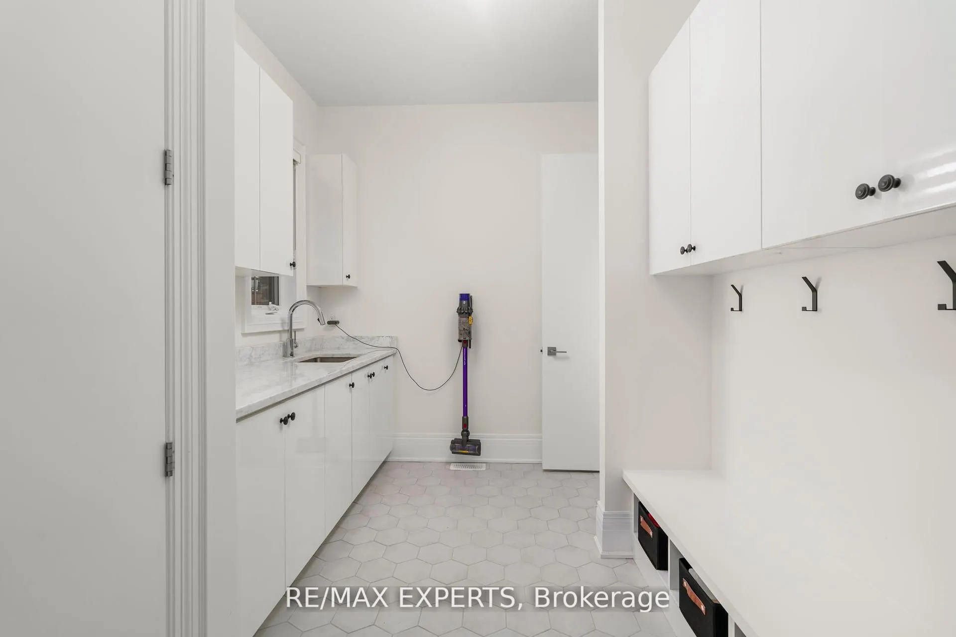 17 Kinburn Crescent