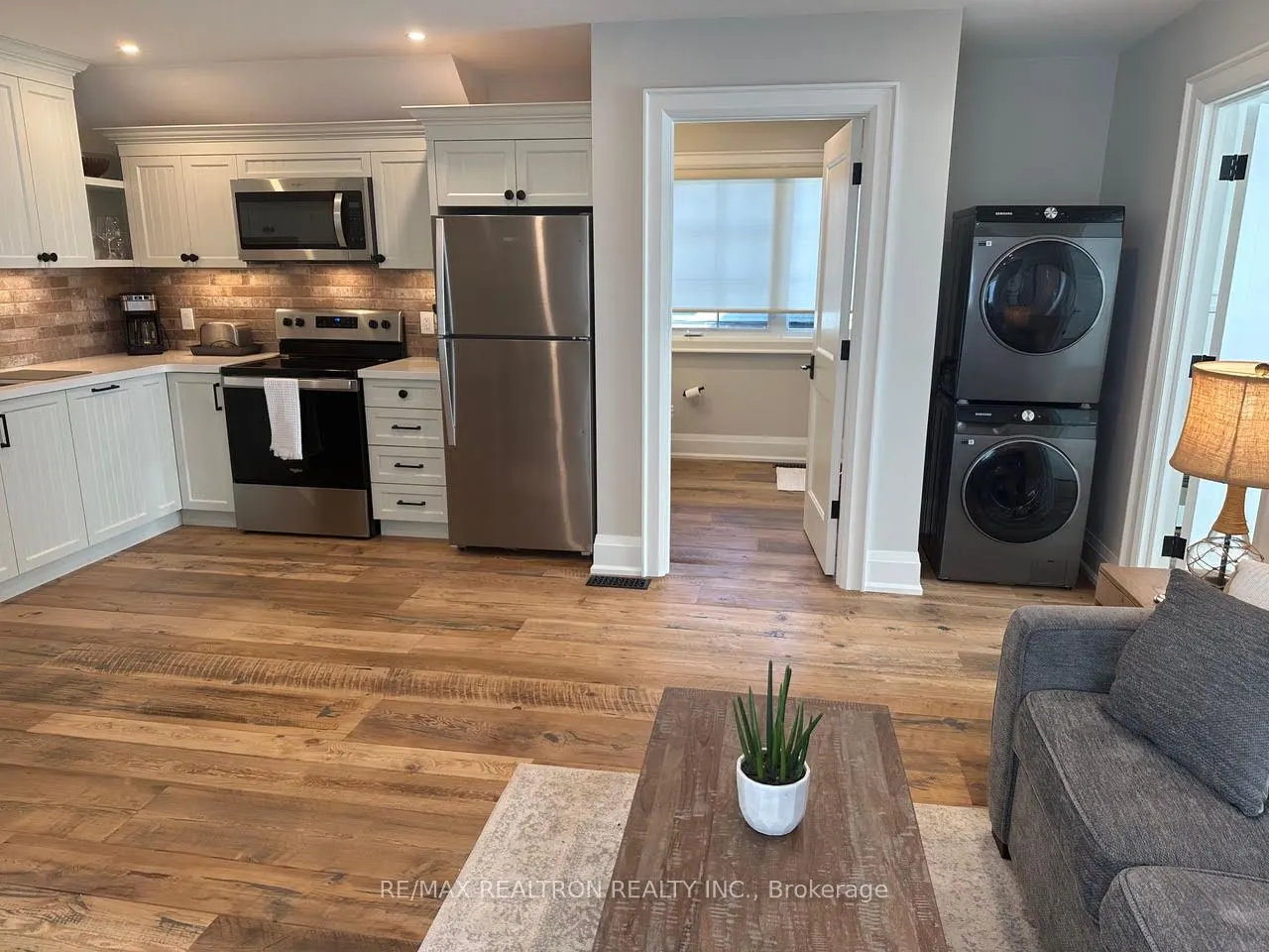 465 D'Arcy Street, #Upper Loft Apartment