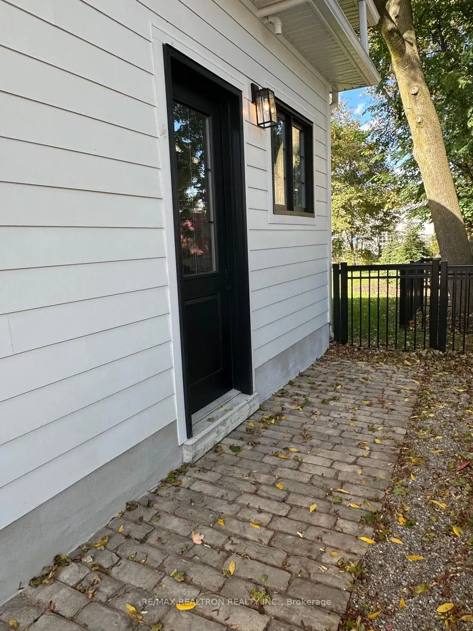 465 D'Arcy Street, #Upper Loft Apartment