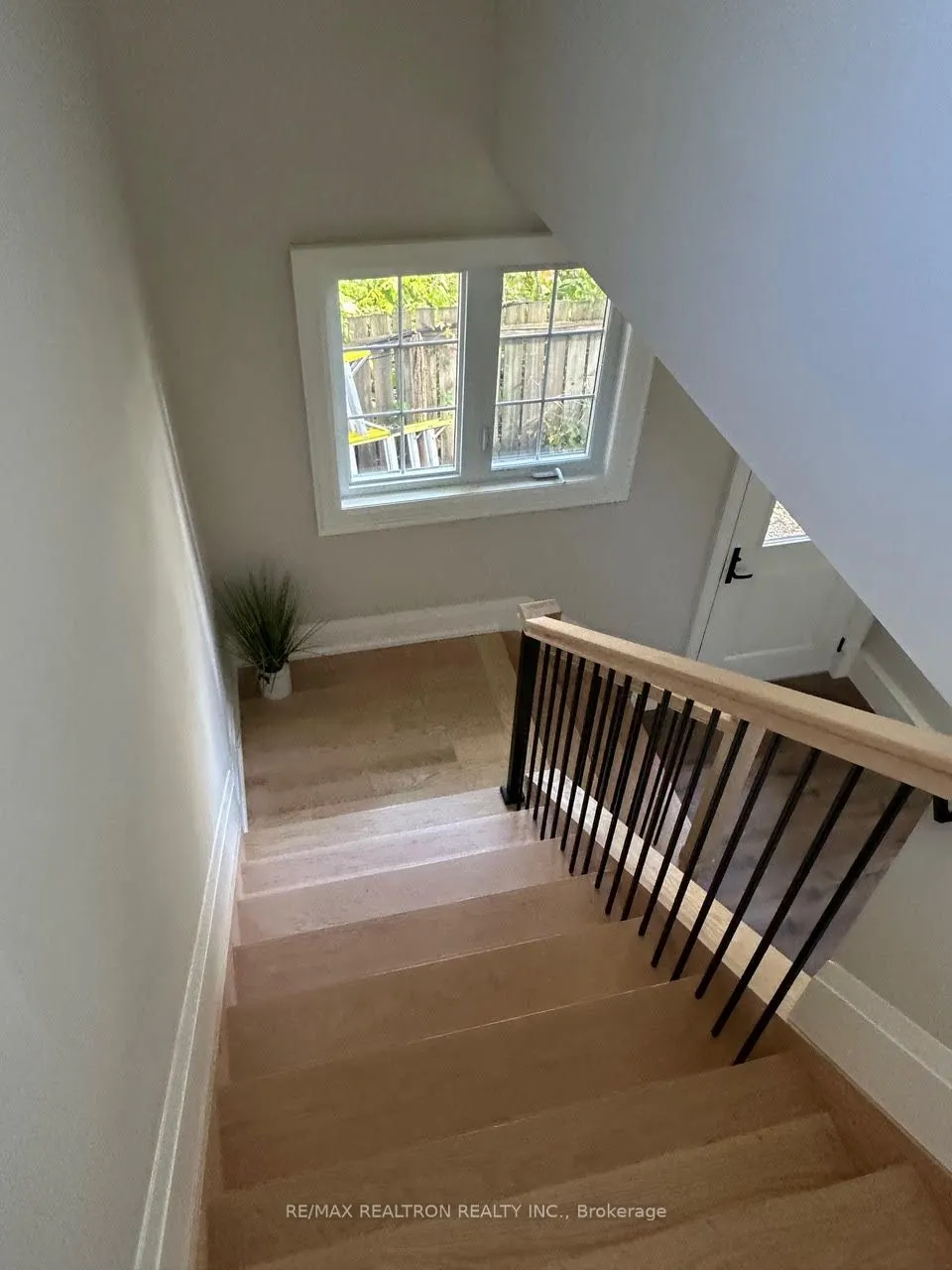 465 D'Arcy Street, #Upper Loft Apartment