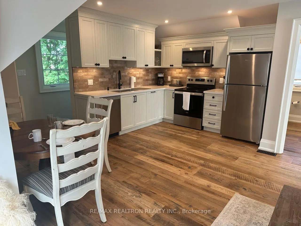 465 D'Arcy Street, #Upper Loft Apartment