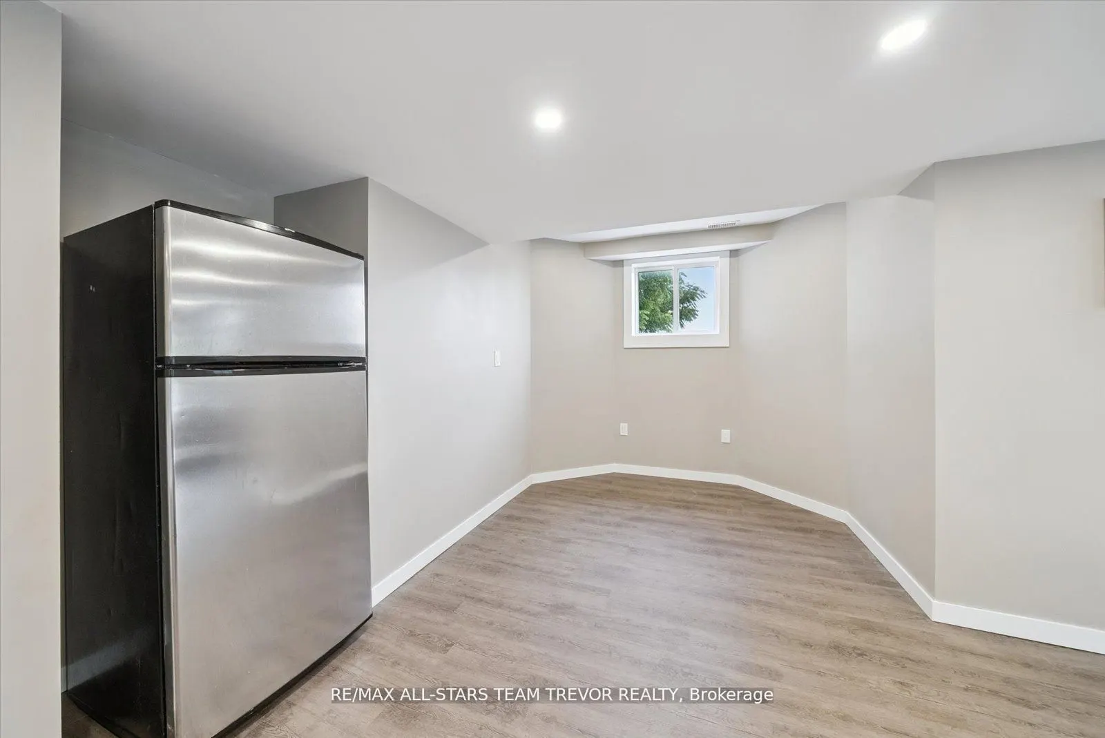 187 Riverbank Drive