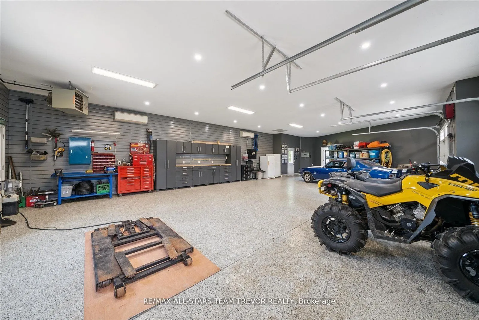 187 Riverbank Drive