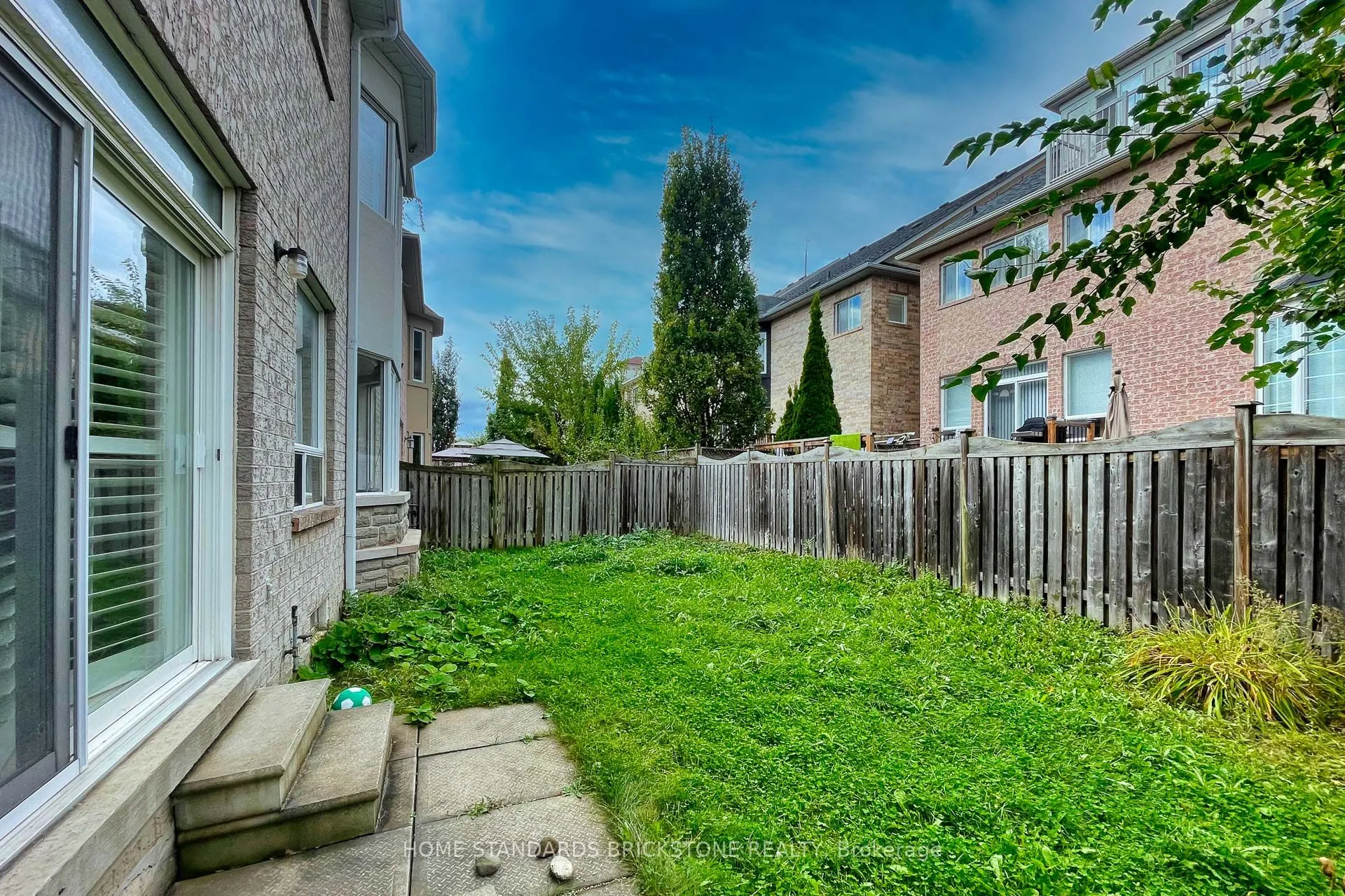 76 Leameadow Road