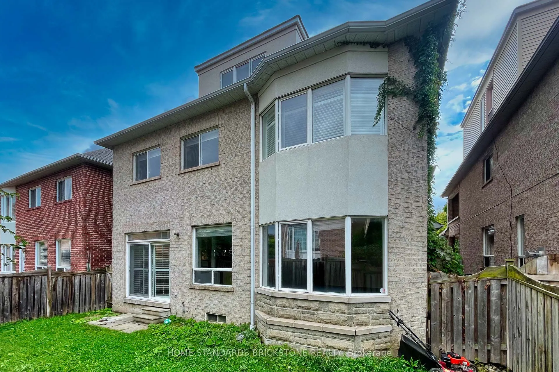 76 Leameadow Road