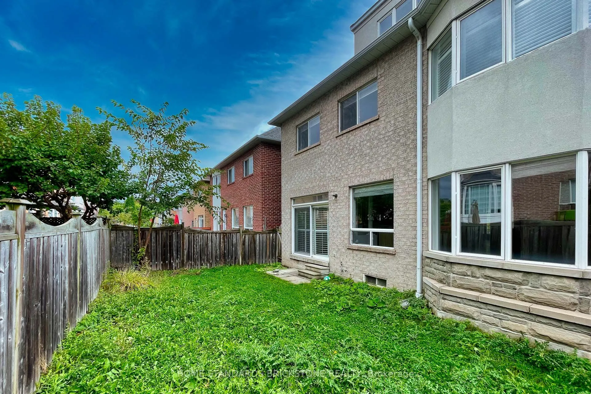 76 Leameadow Road