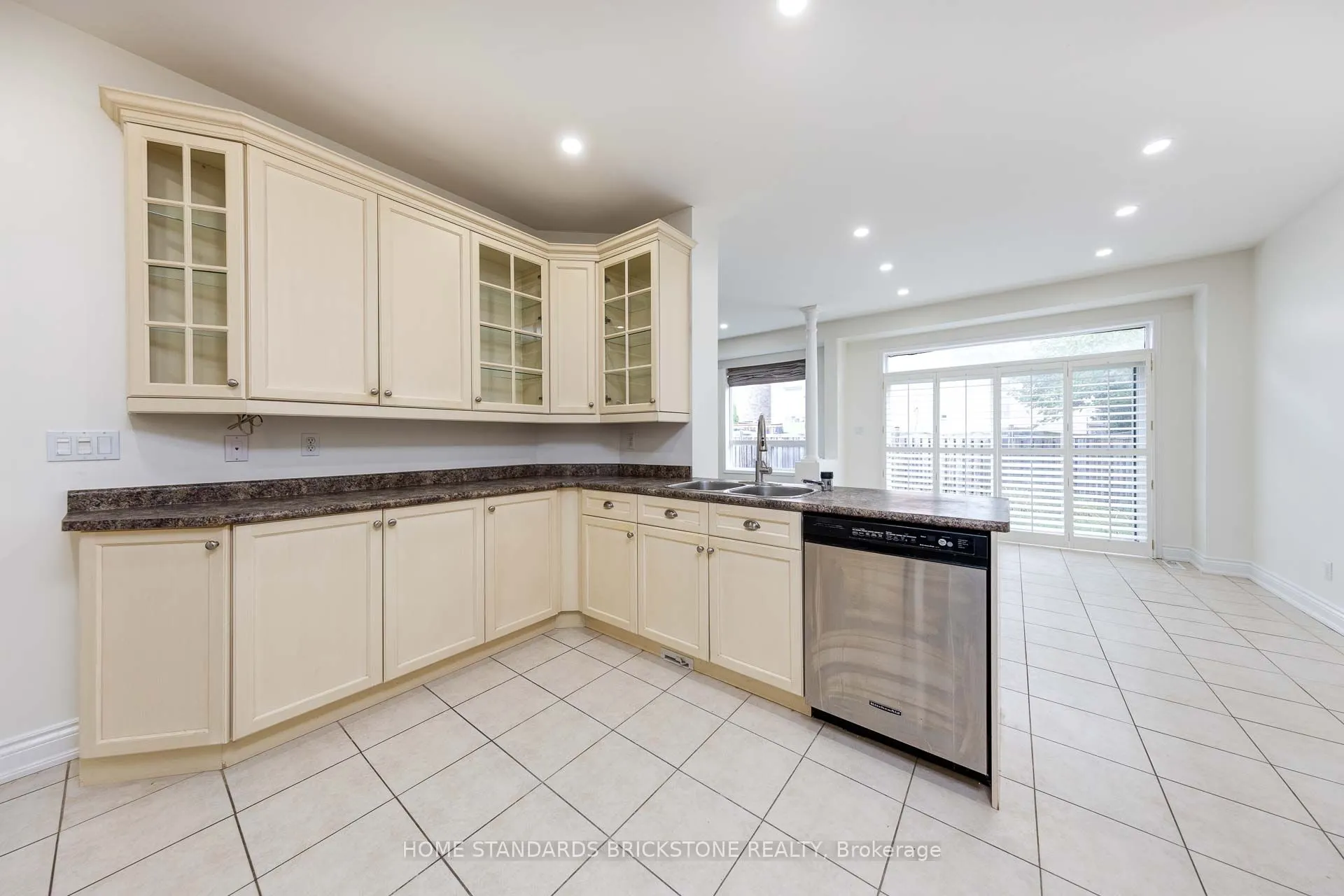 76 Leameadow Road