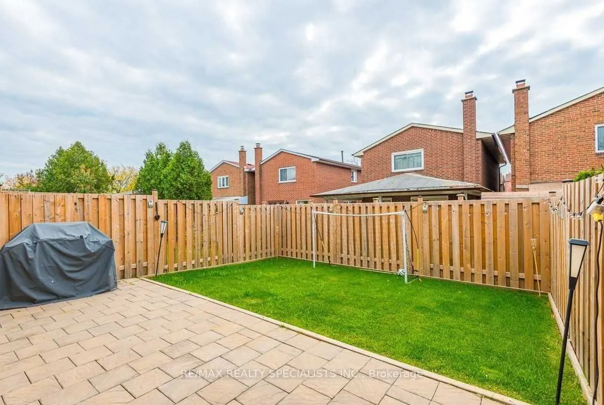 8 New Seabury Drive