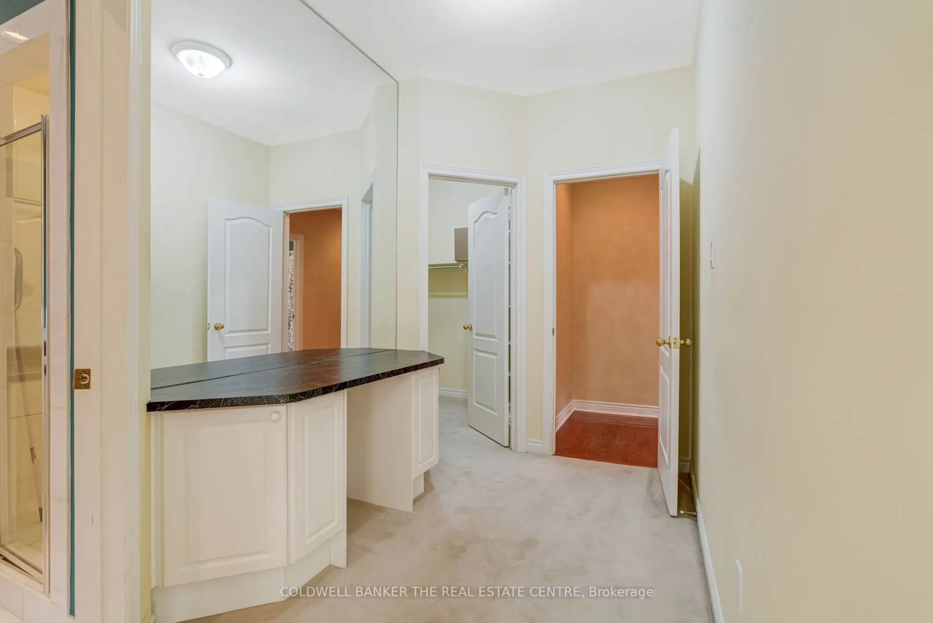 206 Shaftsbury Avenue