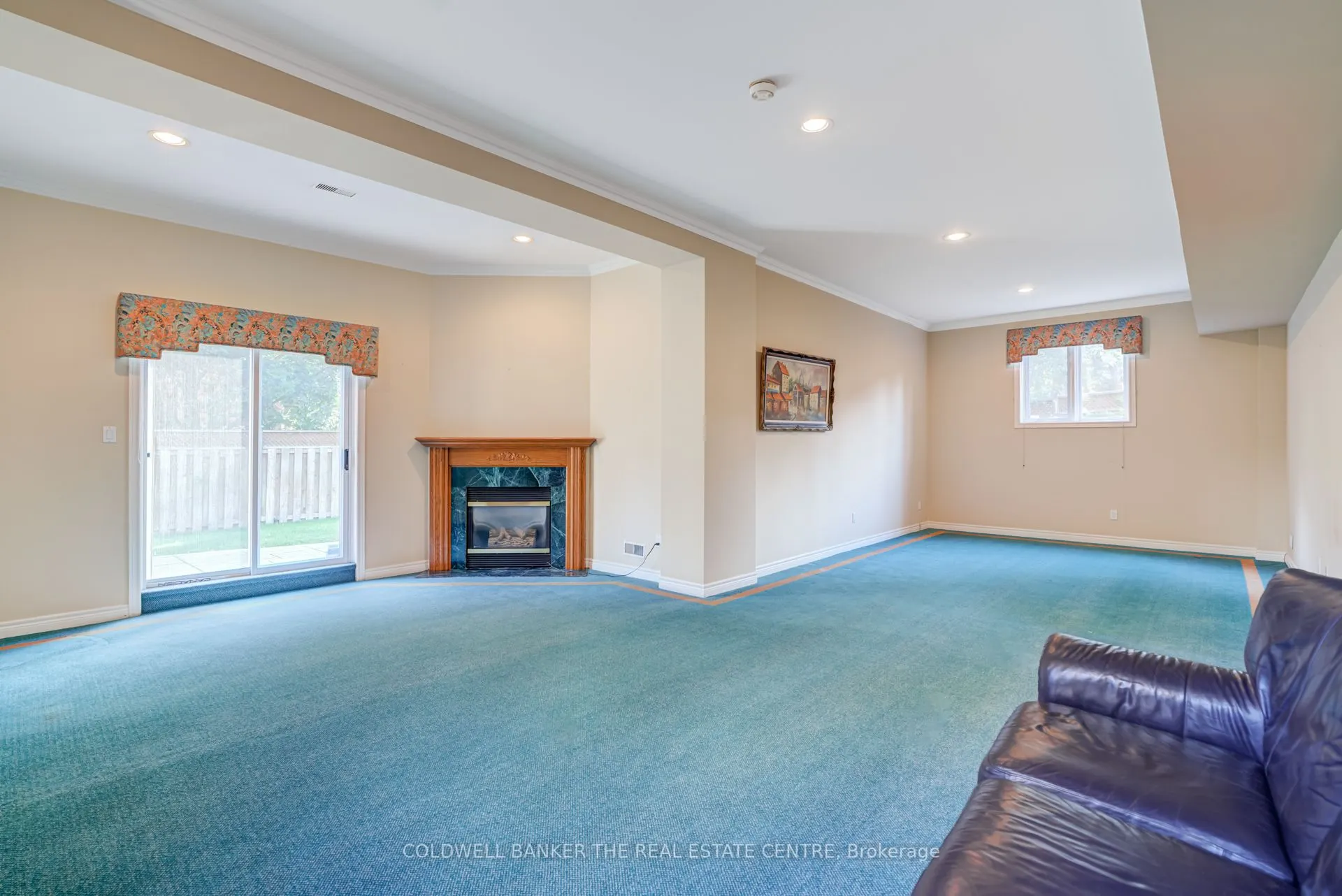 206 Shaftsbury Avenue