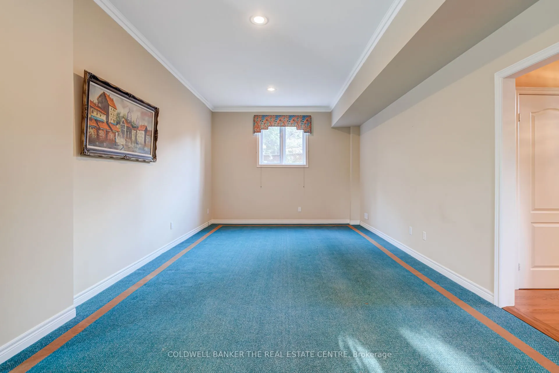 206 Shaftsbury Avenue