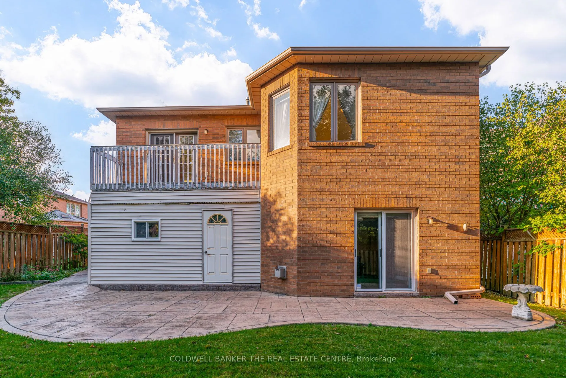 206 Shaftsbury Avenue