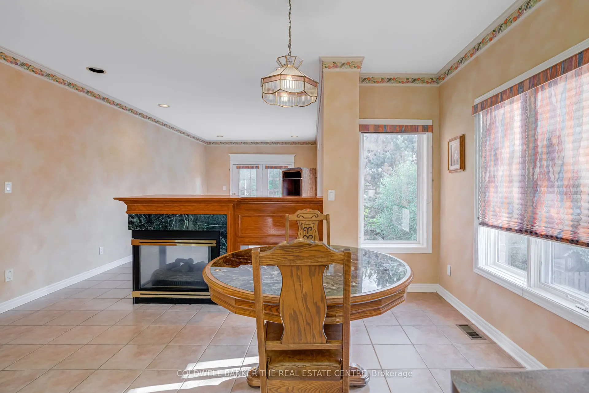 206 Shaftsbury Avenue