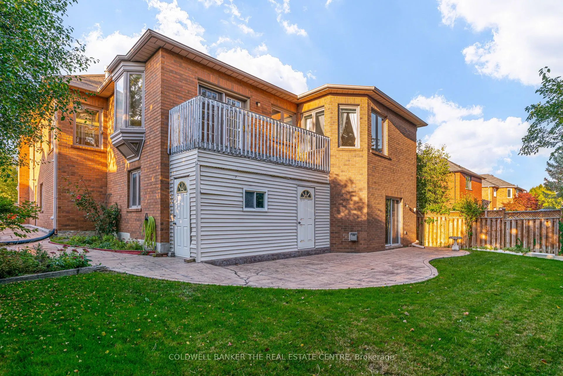206 Shaftsbury Avenue