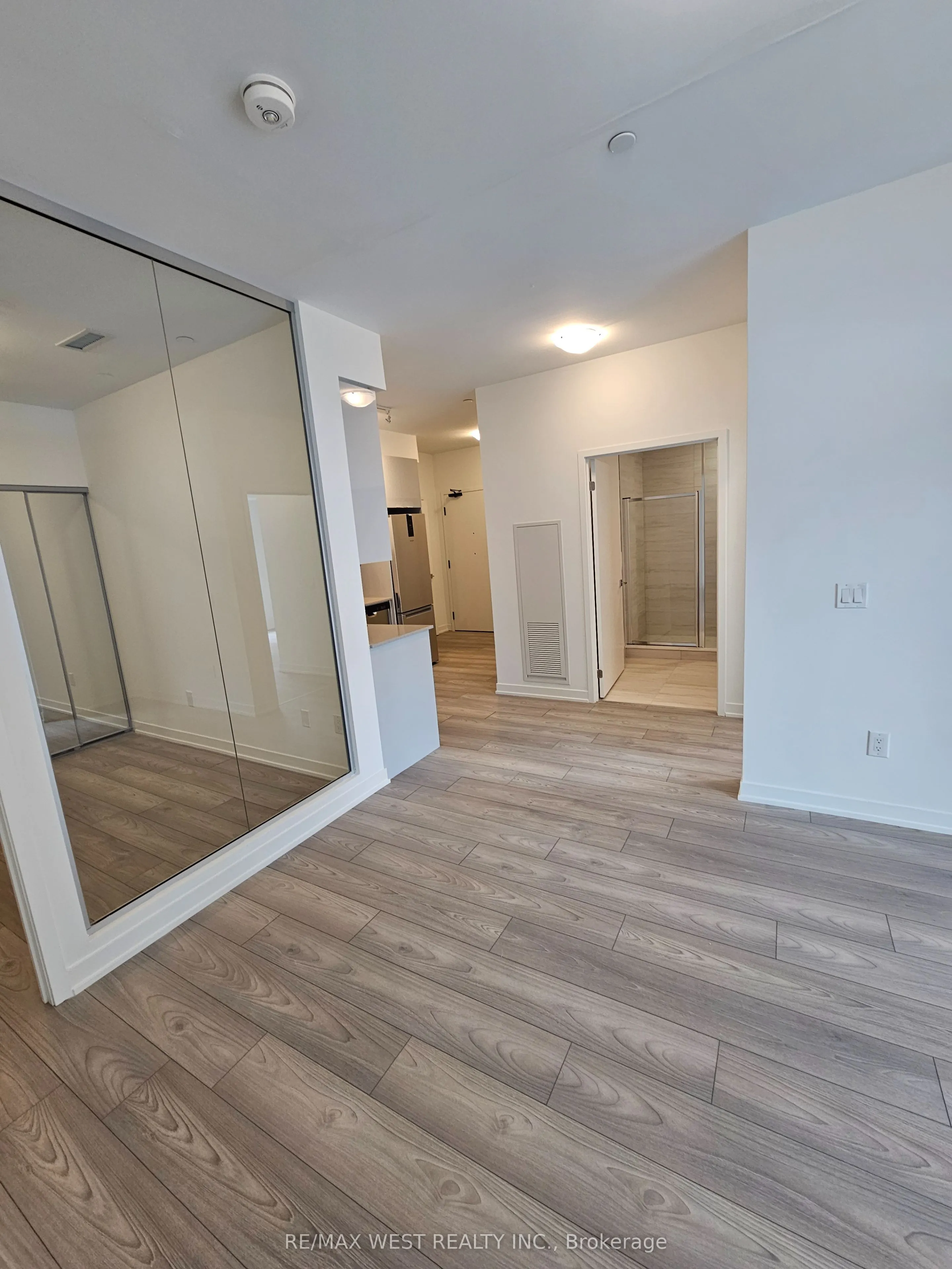 10 Abeja Street, #420