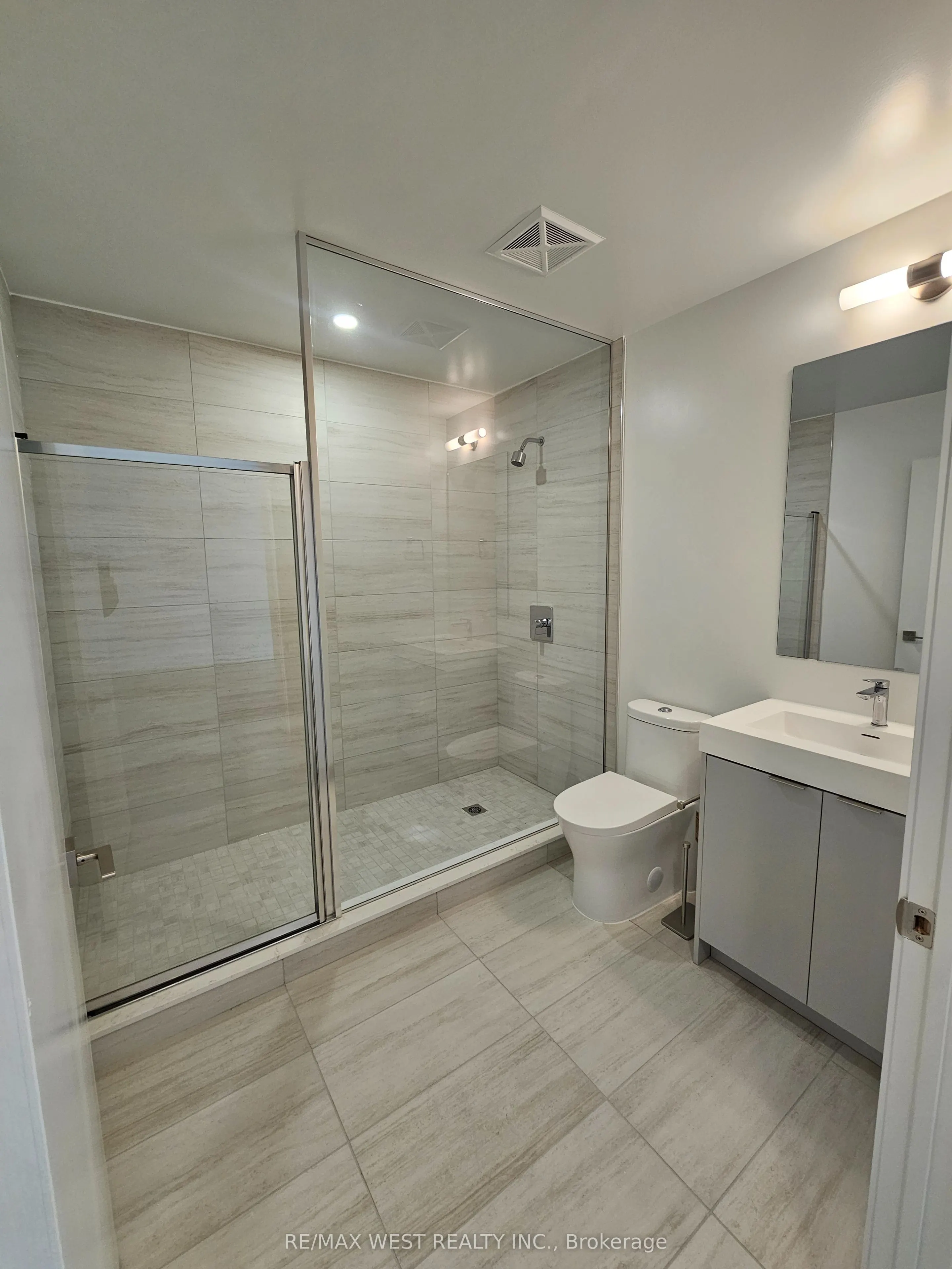 10 Abeja Street, #420