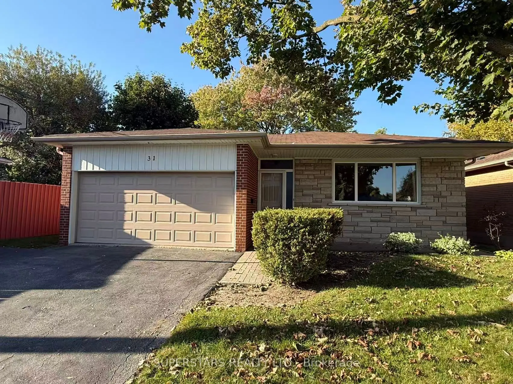 31 Fred Varley Drive