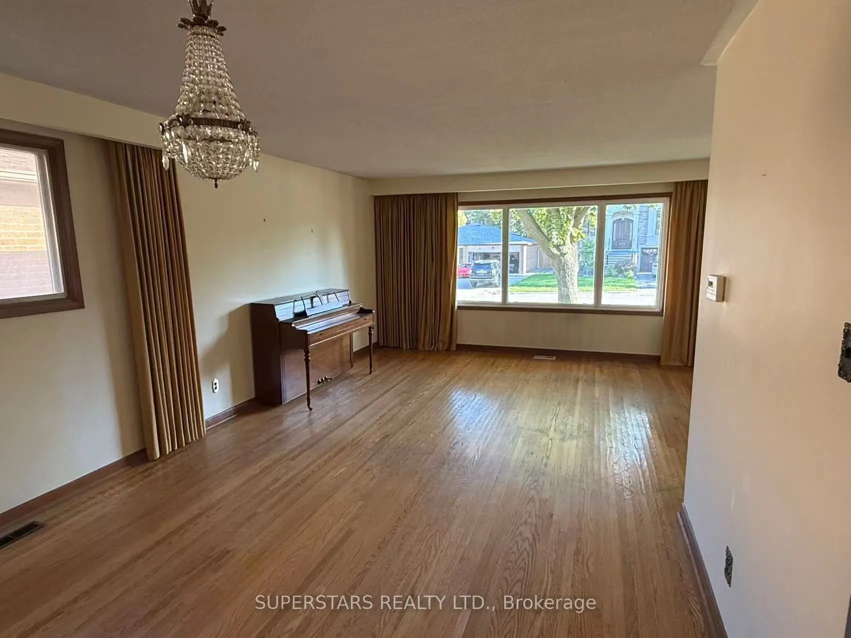 31 Fred Varley Drive