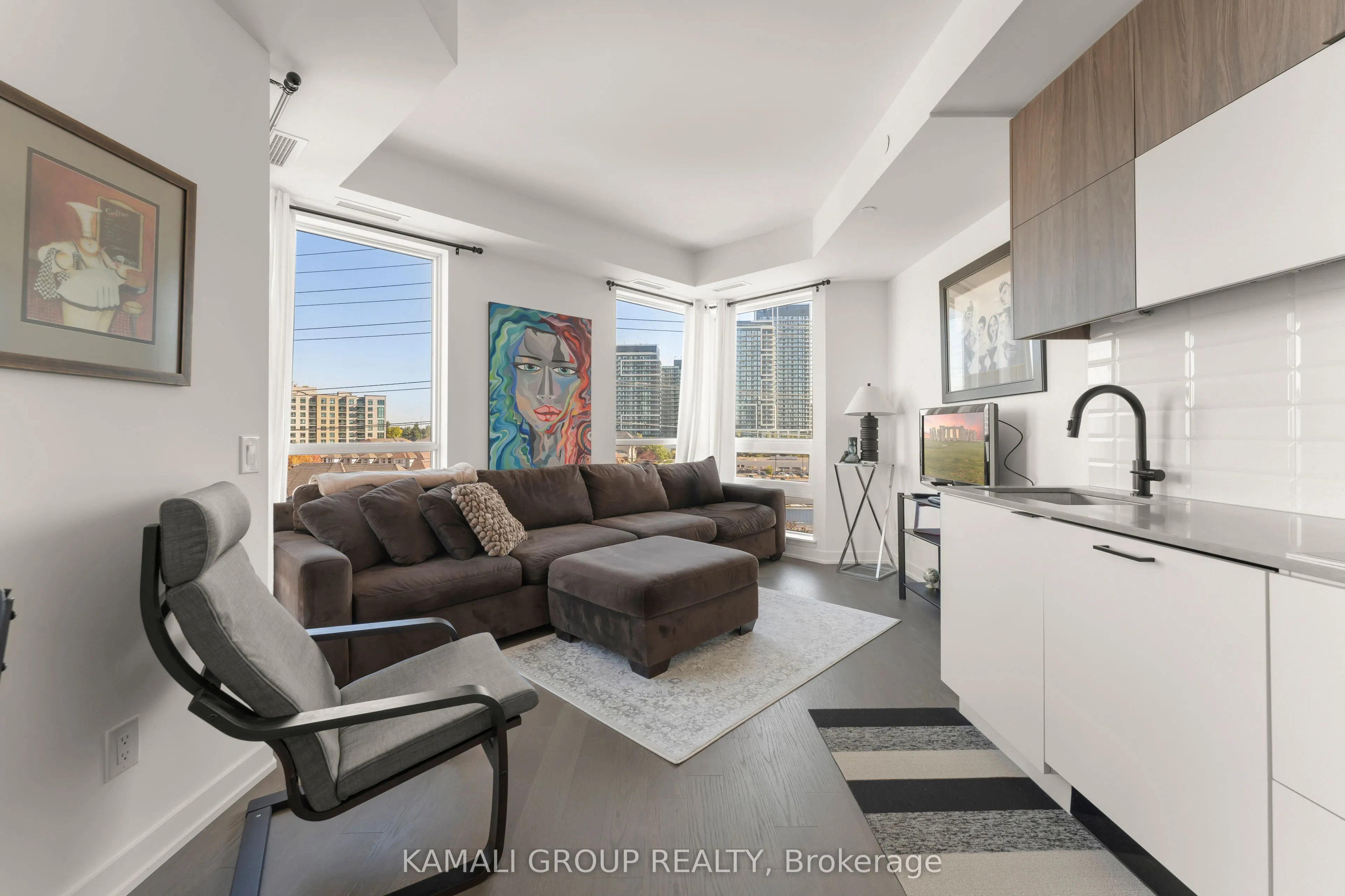 8888 Yonge Street, #523