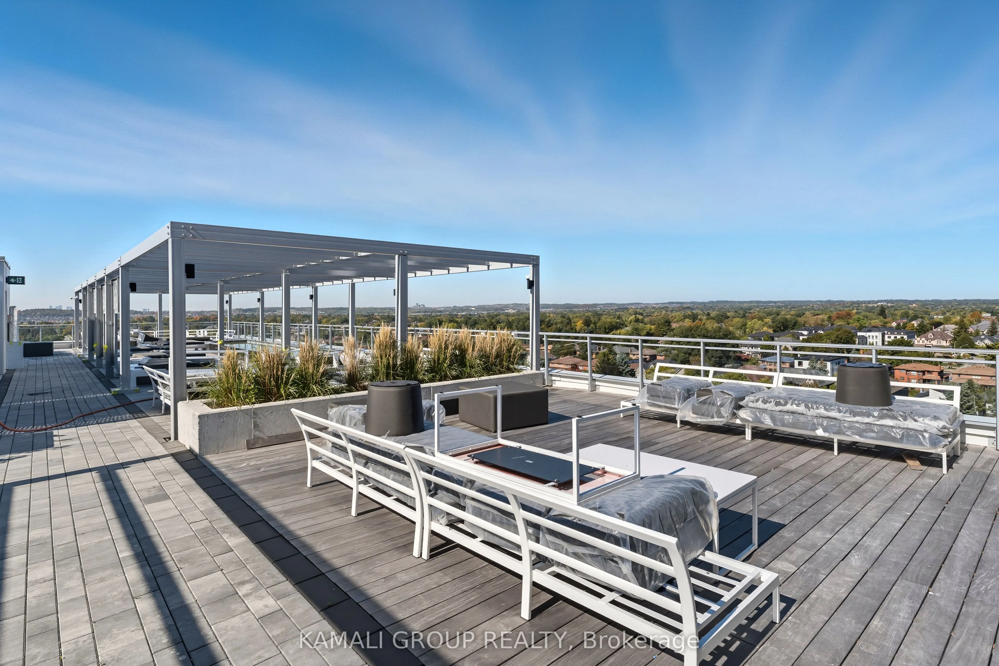 8888 Yonge Street, #523