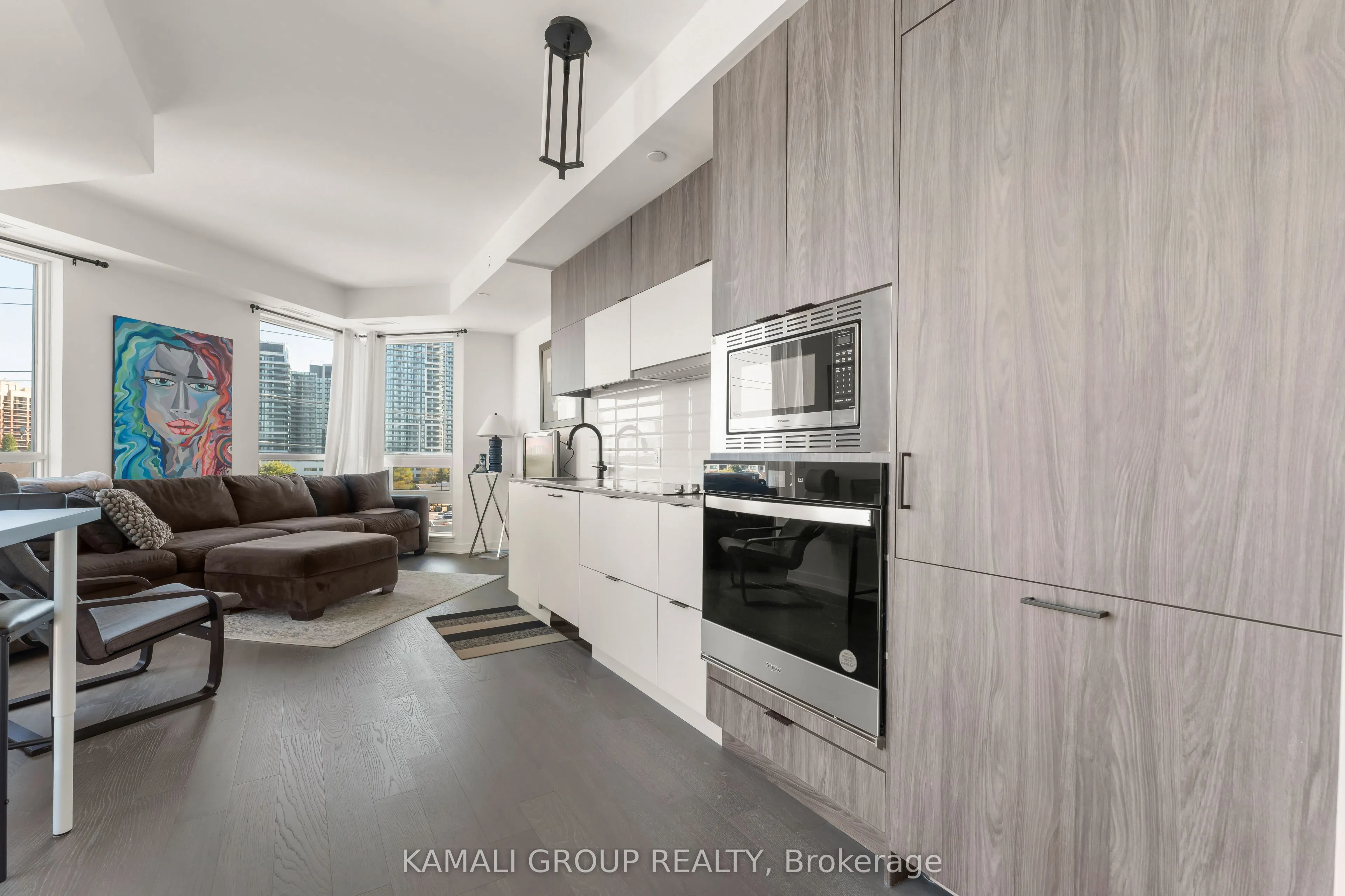8888 Yonge Street, #523