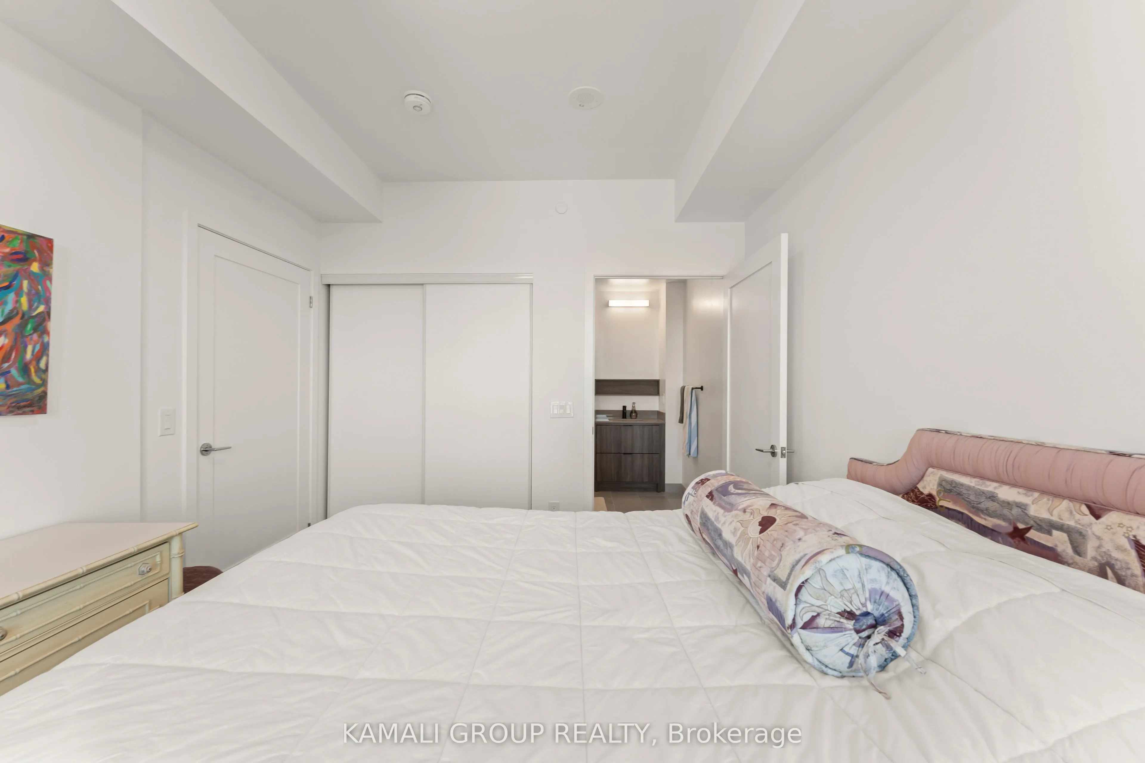 8888 Yonge Street, #523