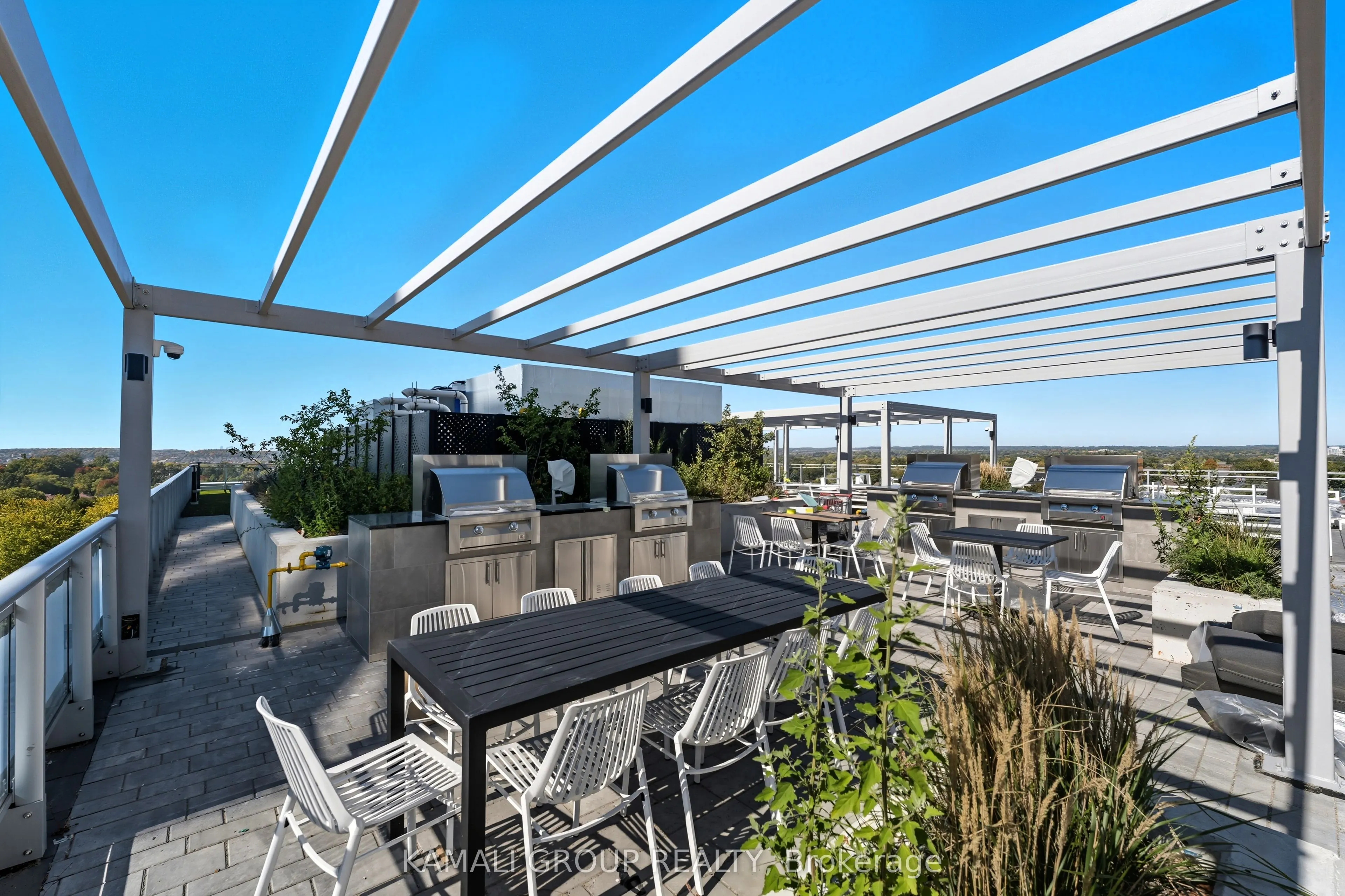 8888 Yonge Street, #523