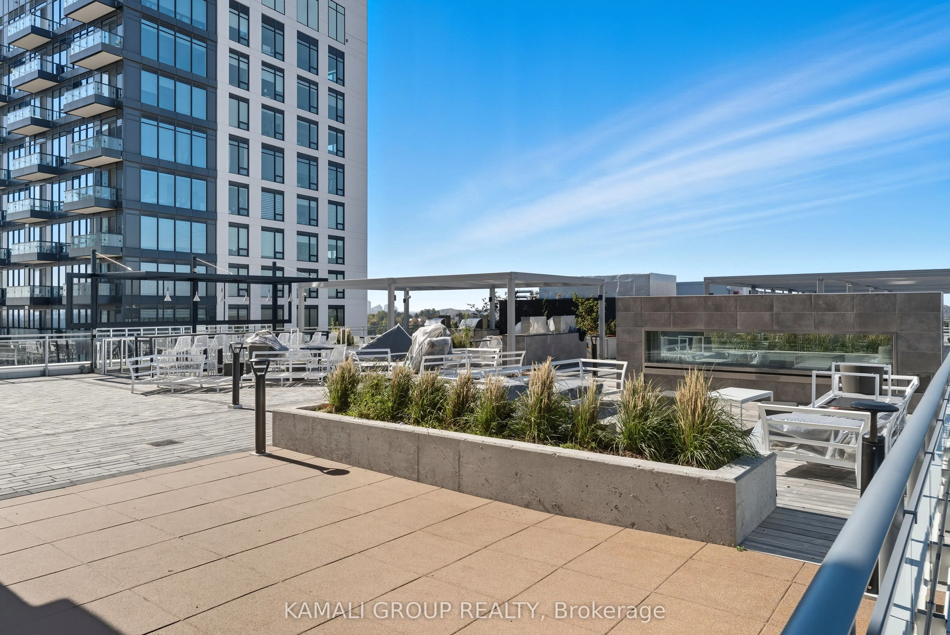 8888 Yonge Street, #523