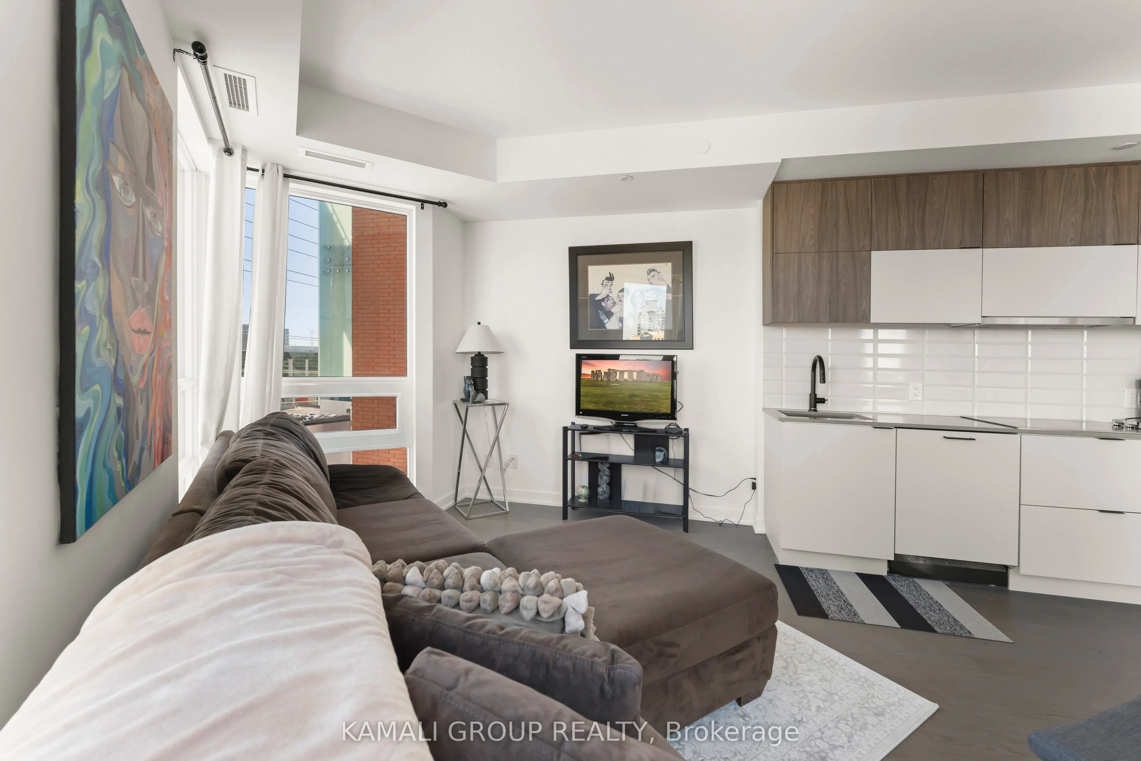 8888 Yonge Street, #523