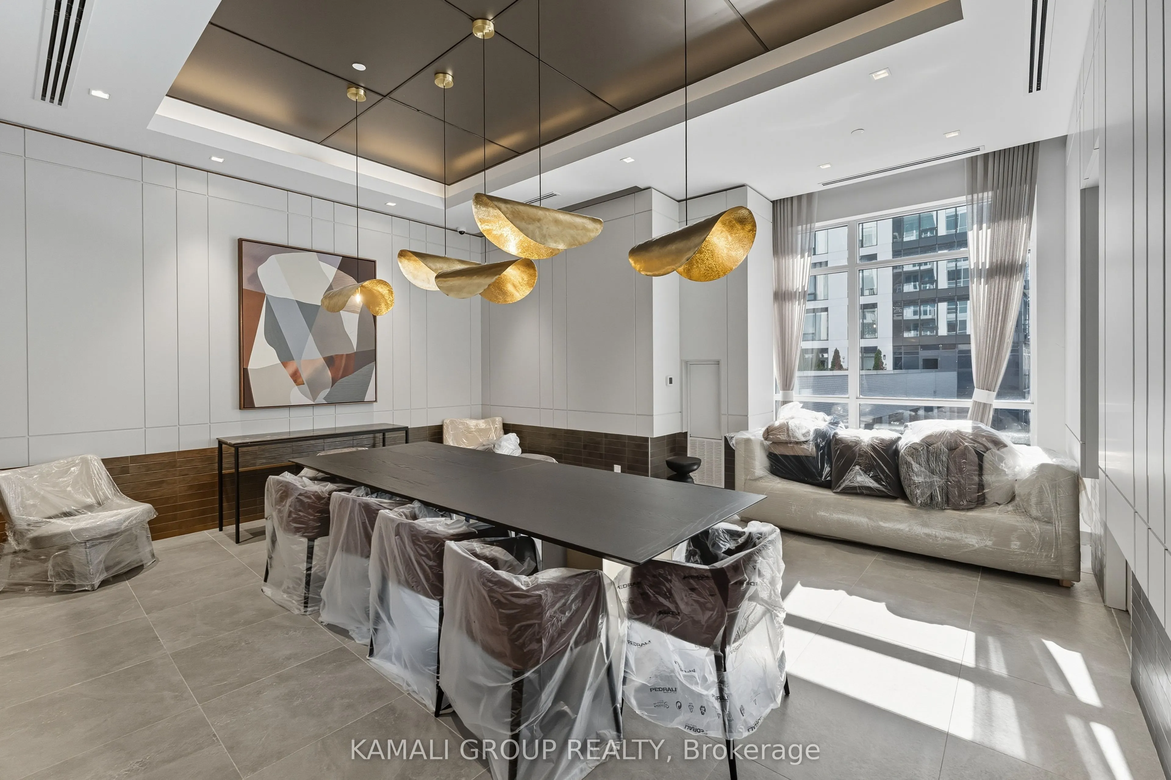 8888 Yonge Street, #523