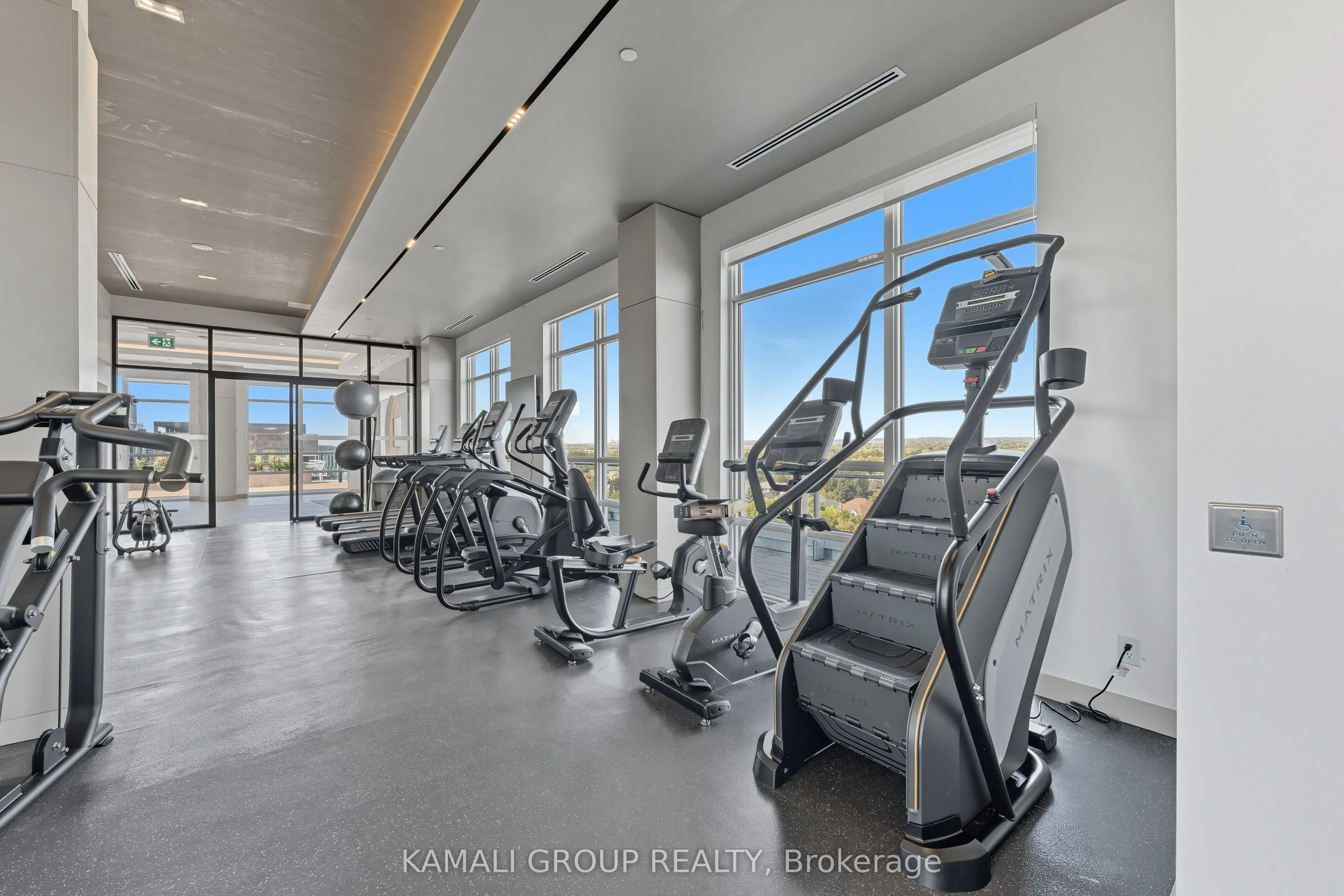 8888 Yonge Street, #523