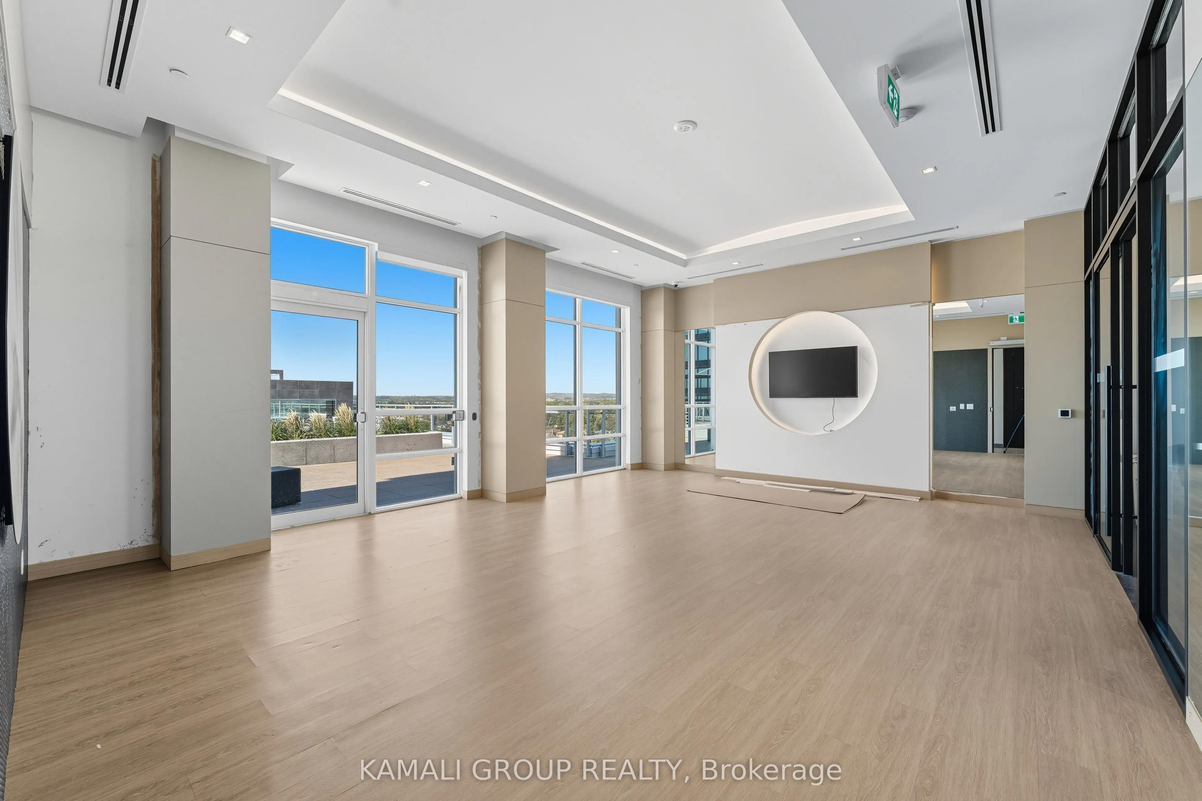 8888 Yonge Street, #523