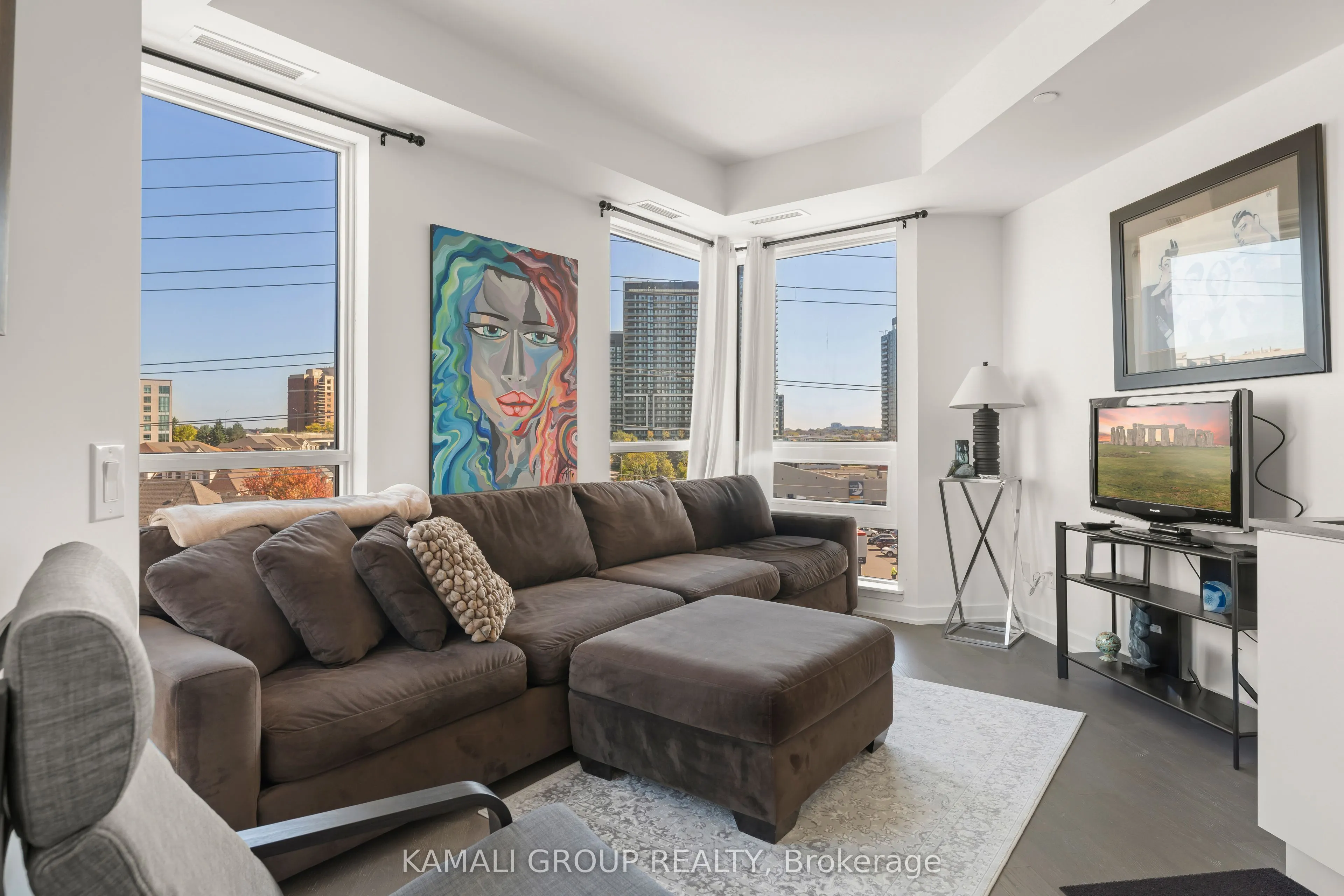 8888 Yonge Street, #523