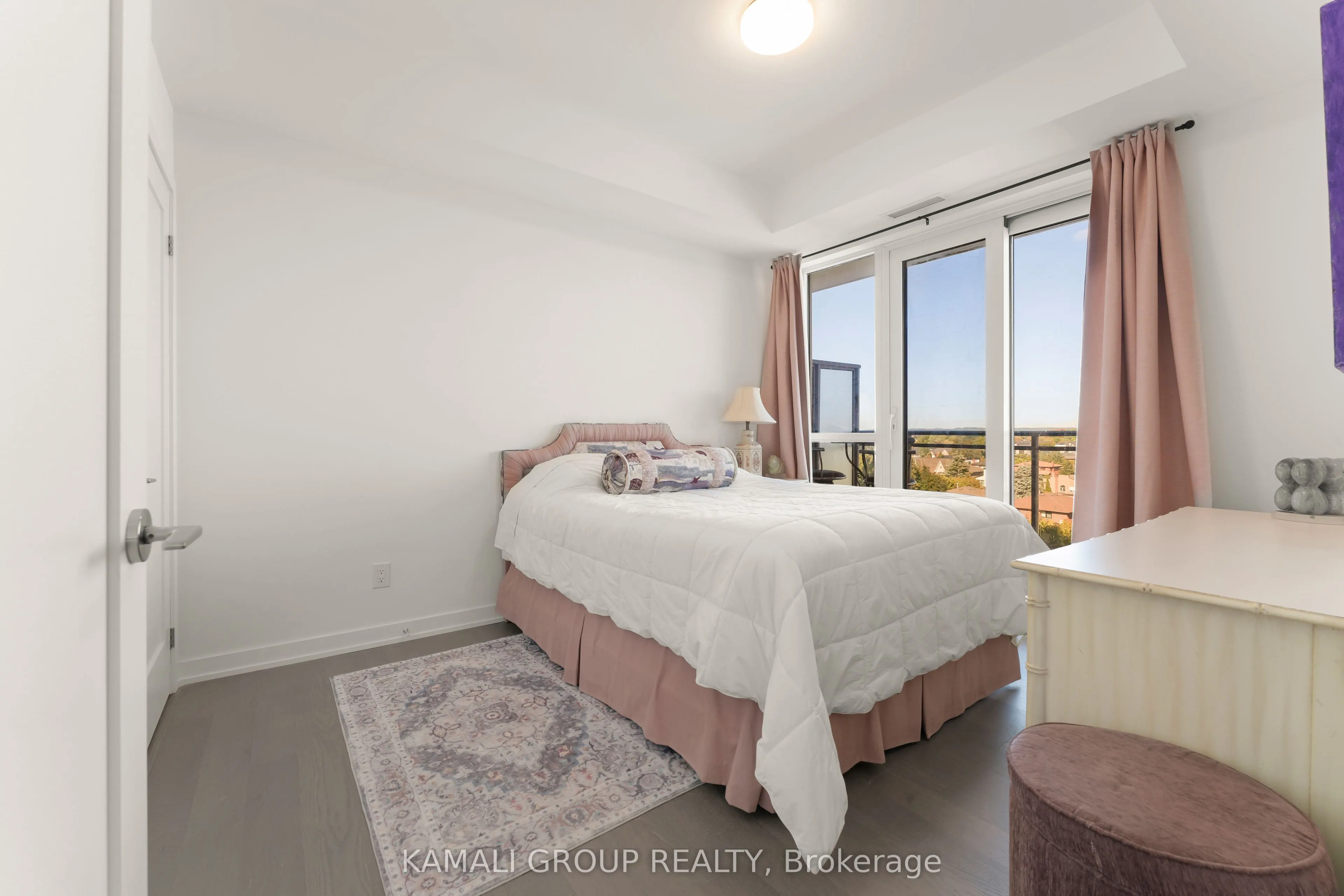 8888 Yonge Street, #523