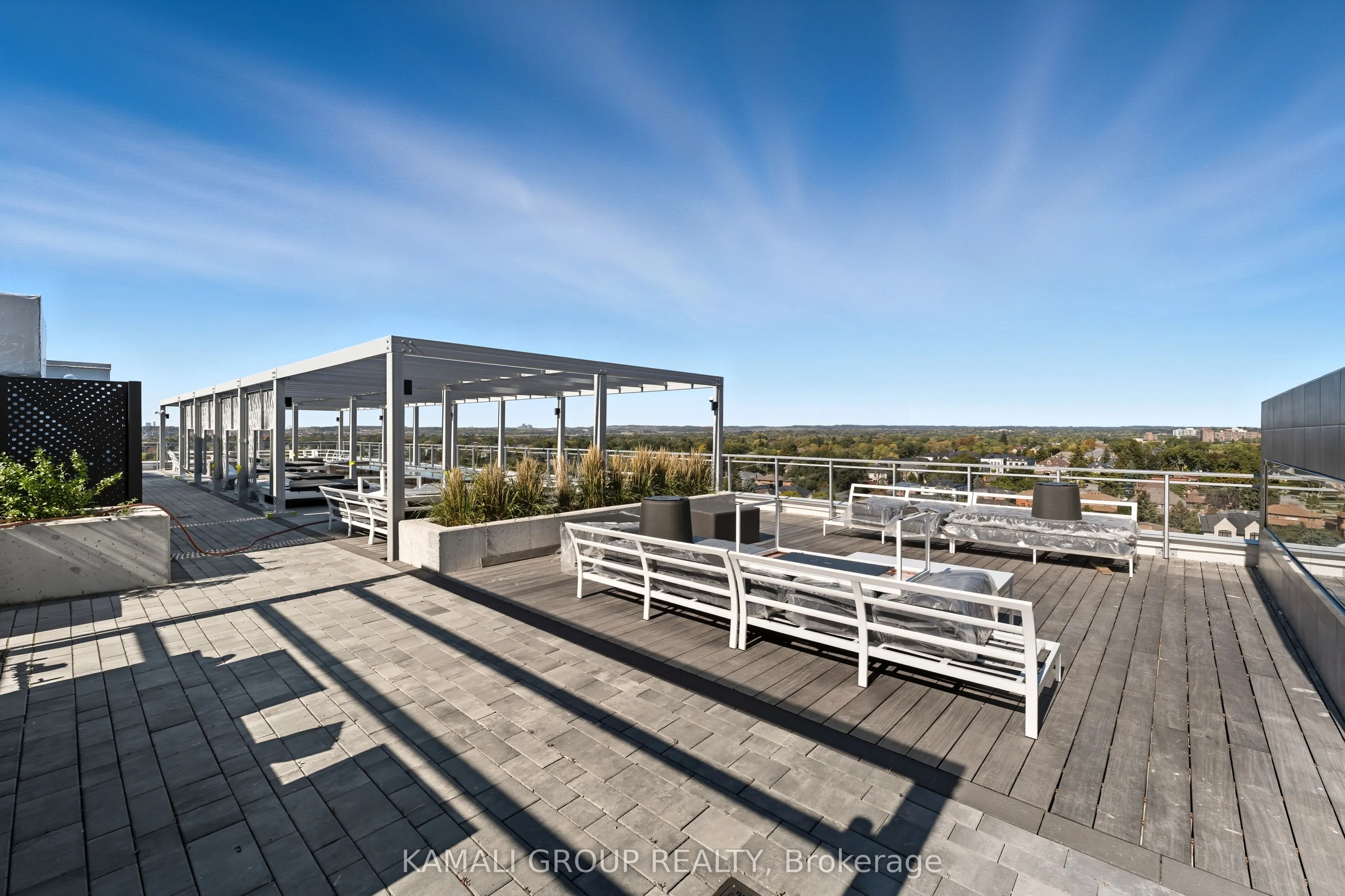 8888 Yonge Street, #523