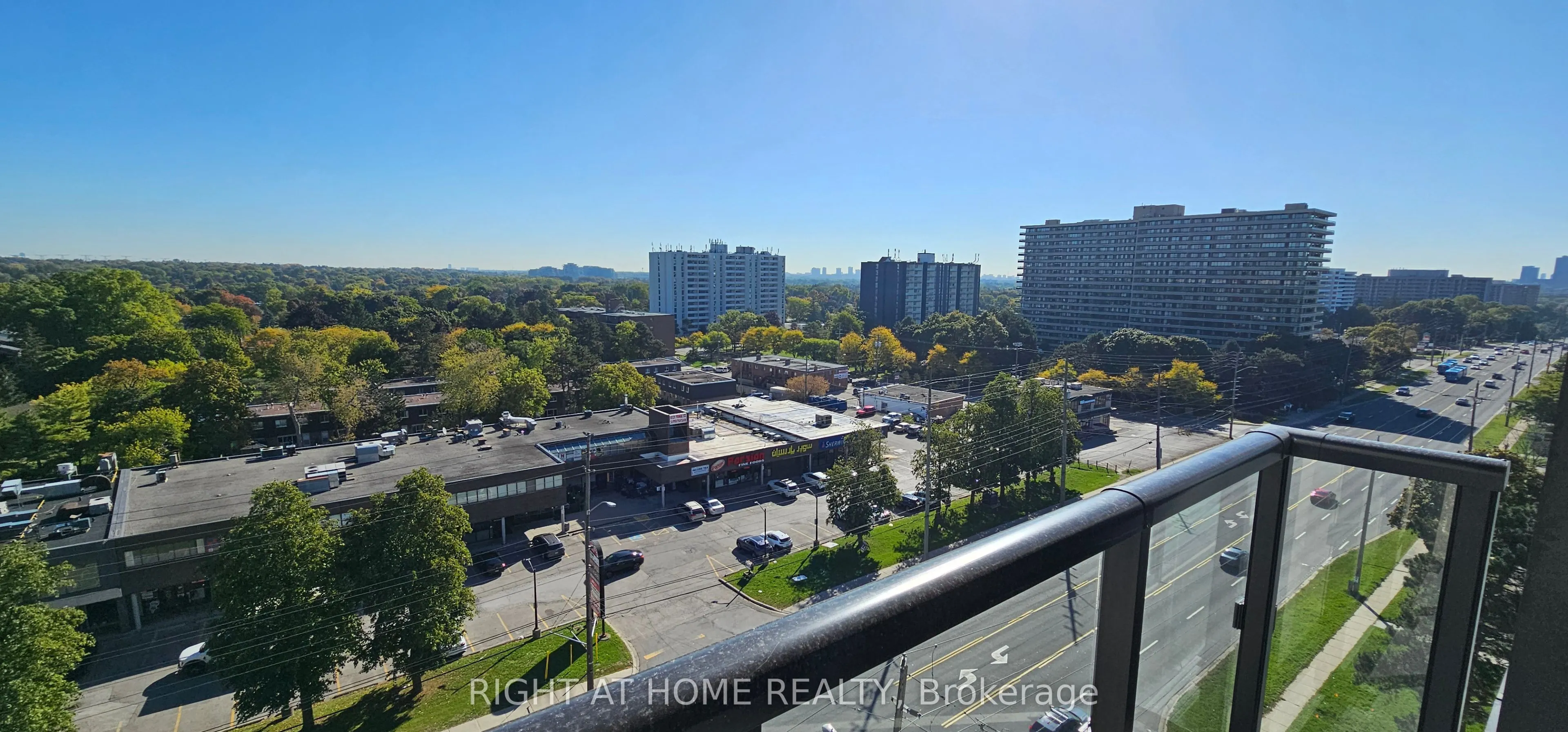 8188 Yonge Street, #818
