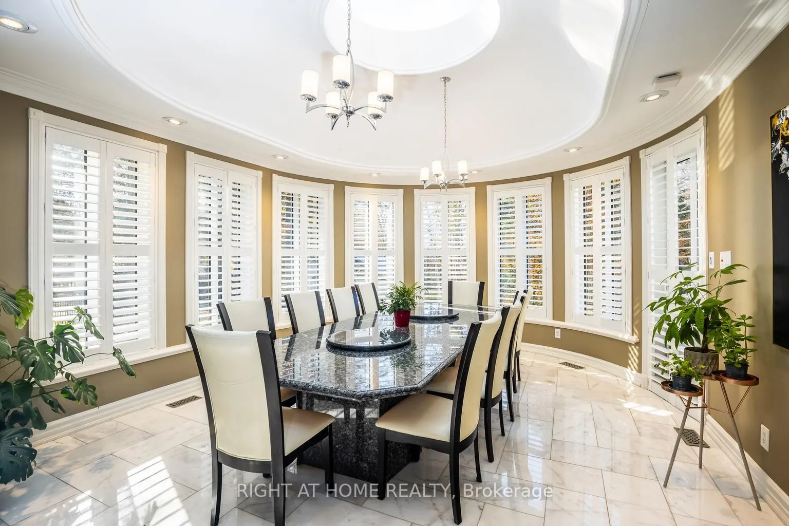 38 Sugarbush Court E