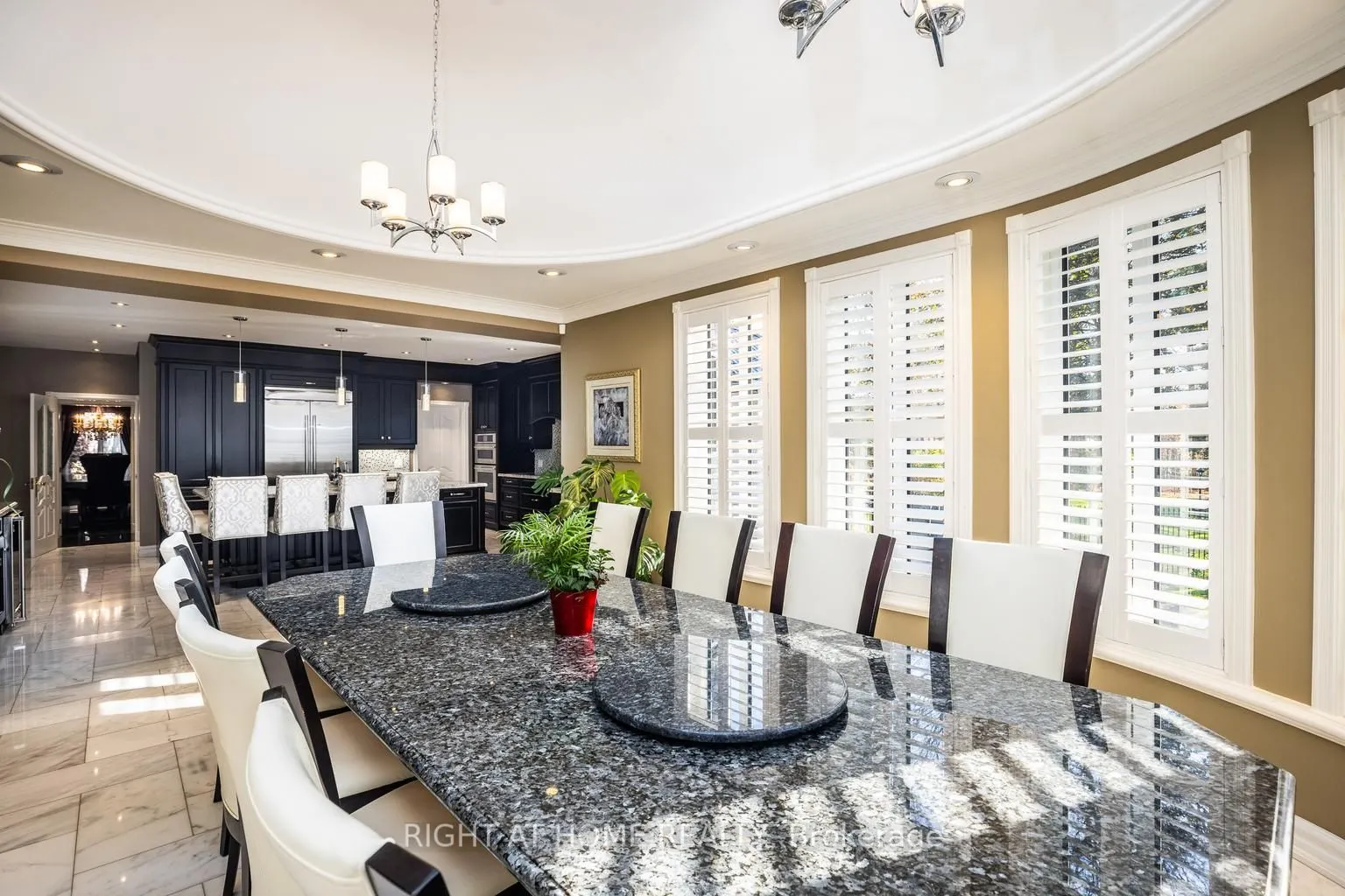 38 Sugarbush Court E