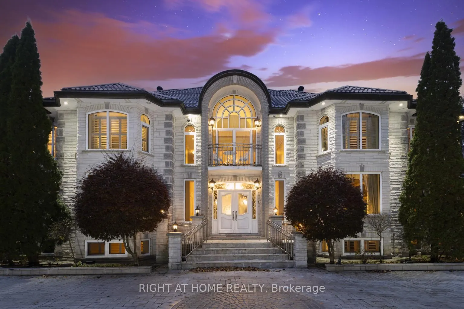 38 Sugarbush Court E