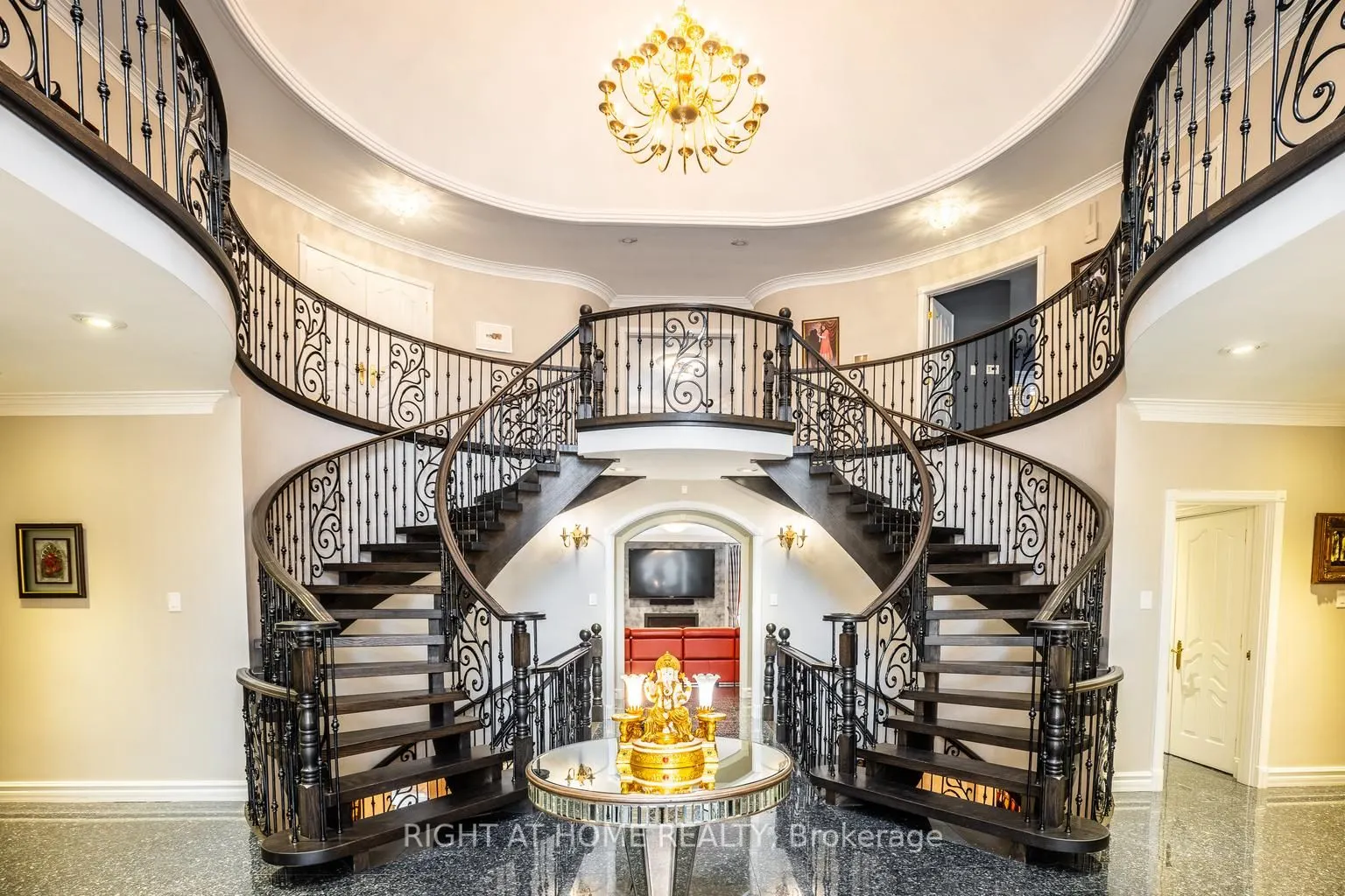 38 Sugarbush Court E